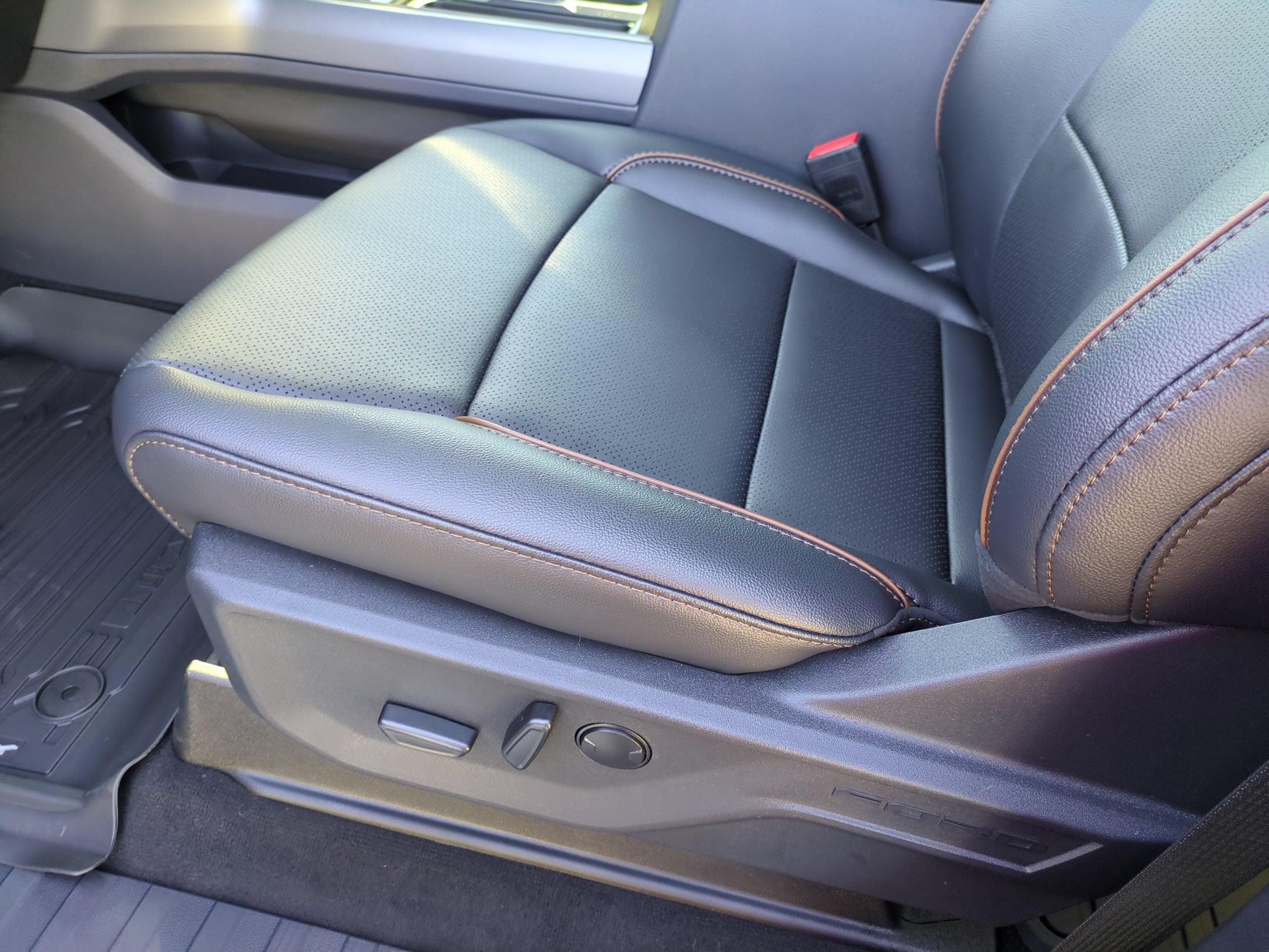 2027 Ford Super Duty F-250 SRW LARIAT