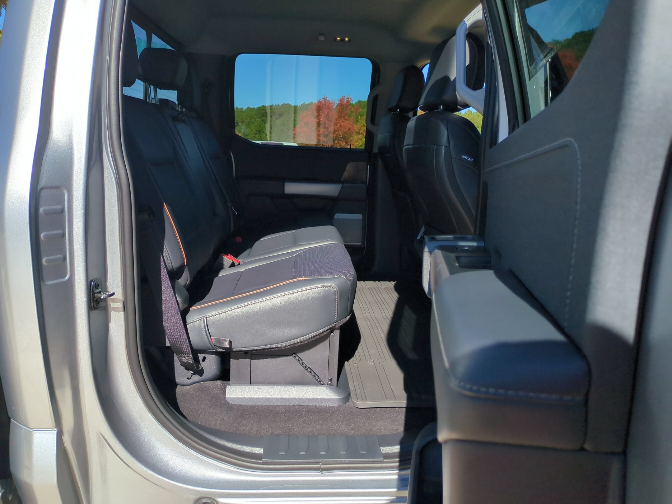 2027 Ford Super Duty F-250 SRW LARIAT