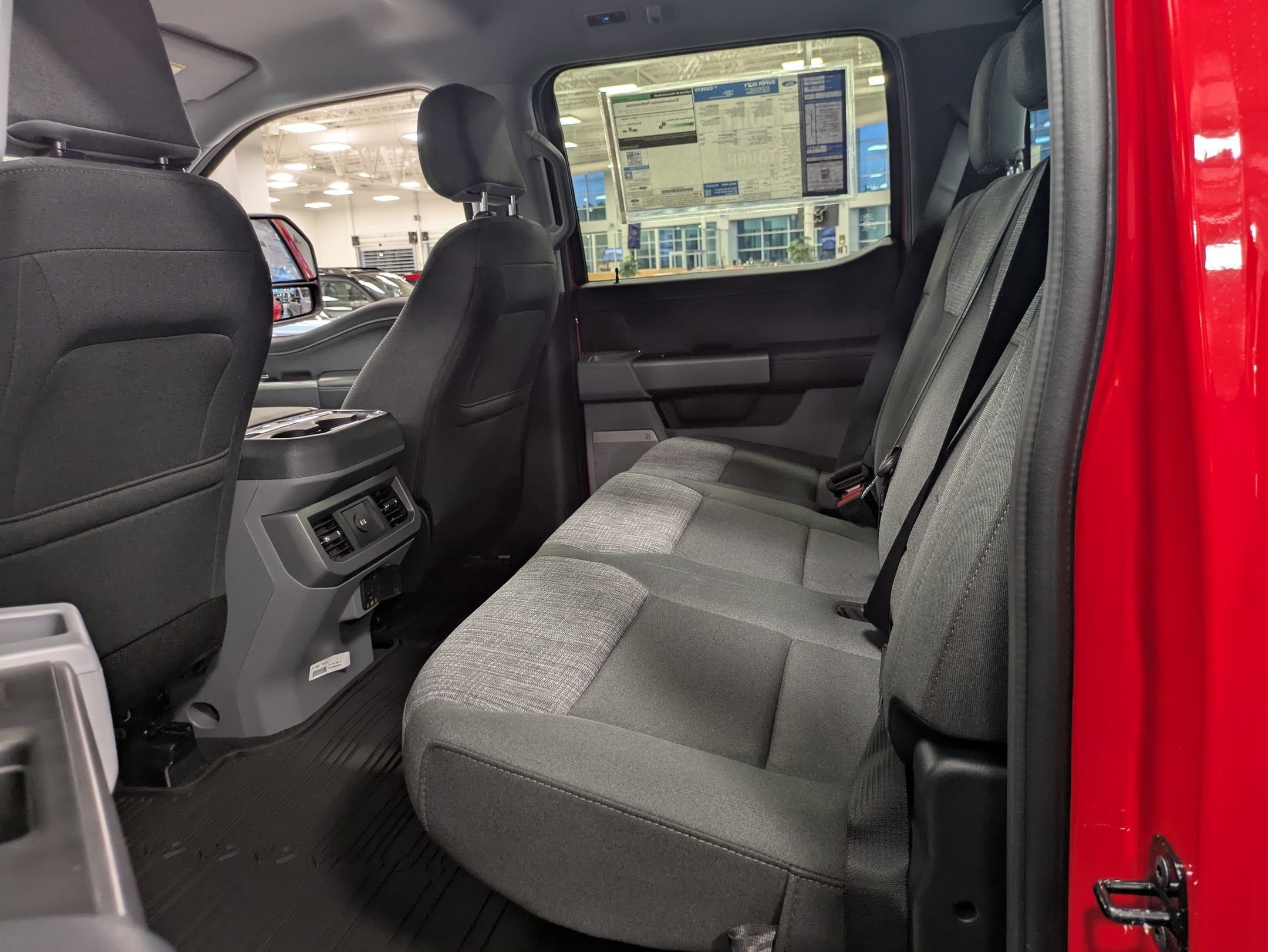 2027 Ford Super Duty F-250 SRW XLT