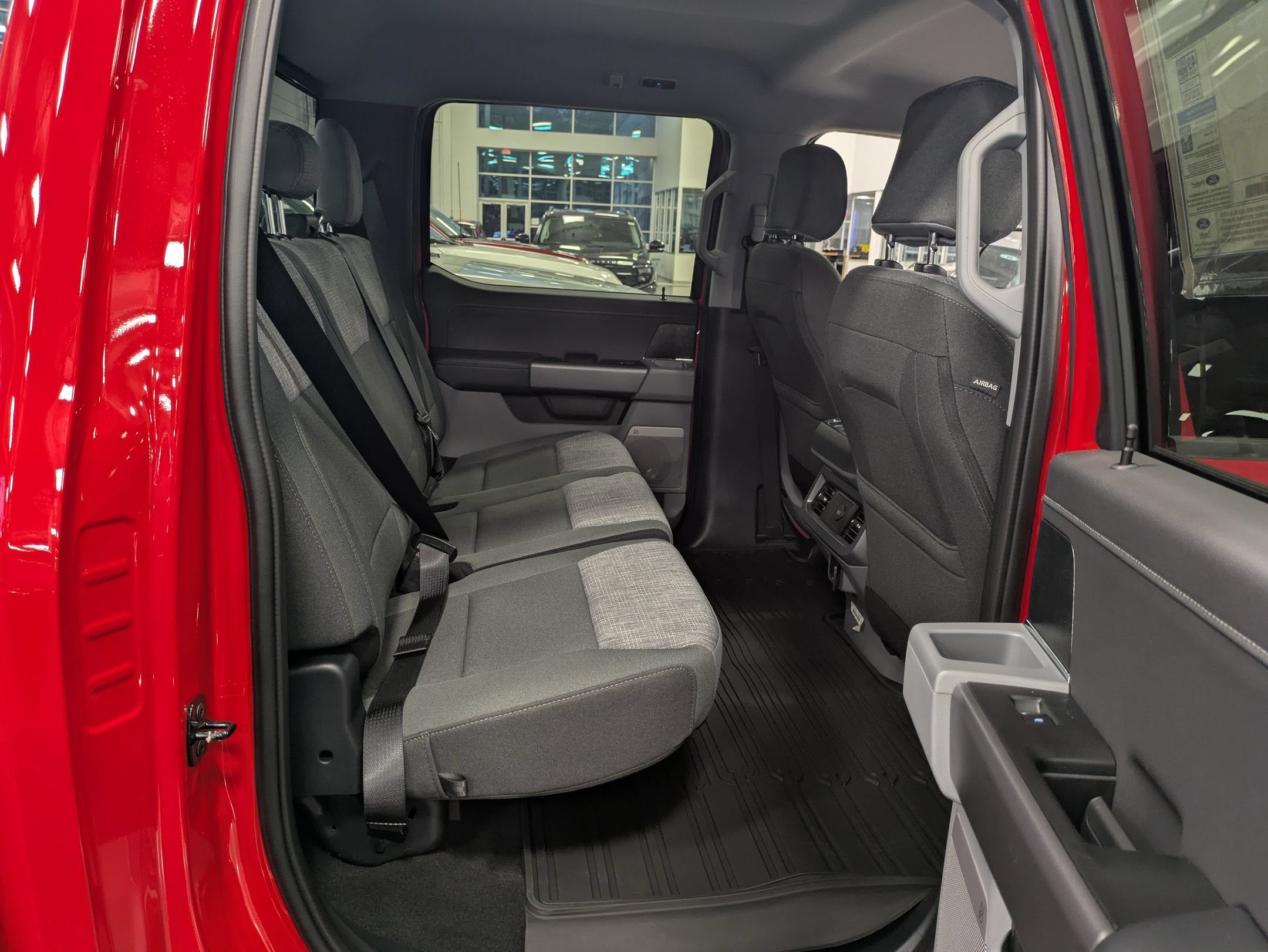 2027 Ford Super Duty F-250 SRW XLT
