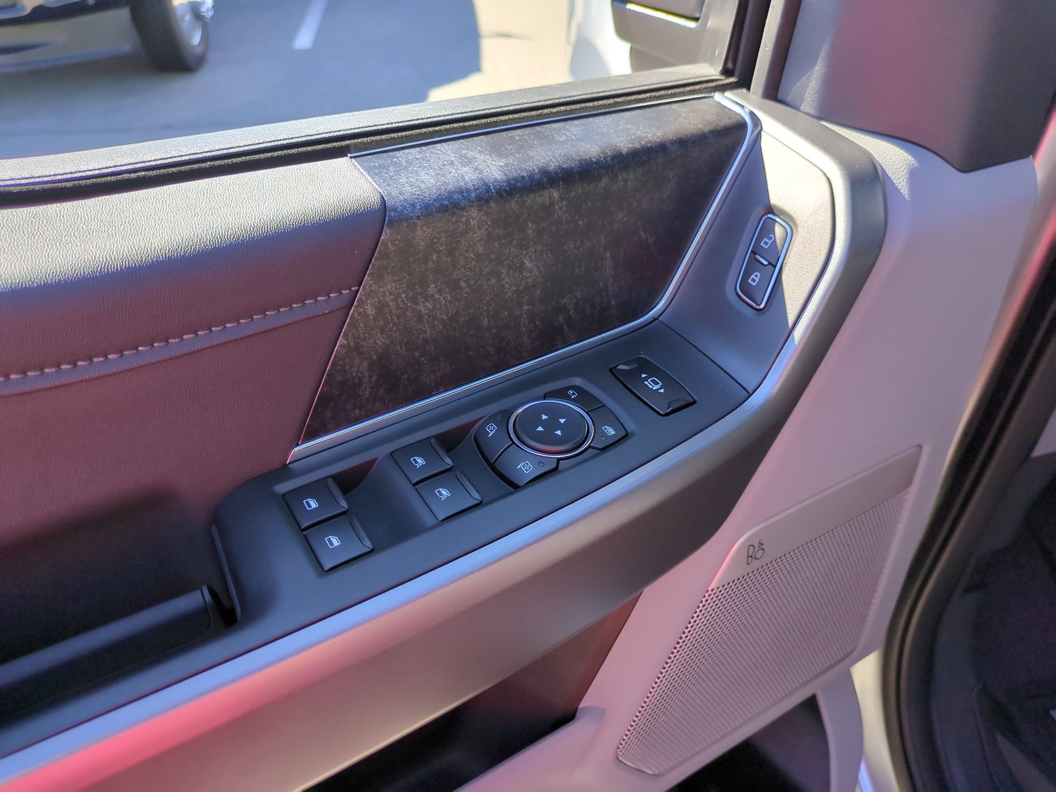 2027 Ford Super Duty F-250 SRW XLT
