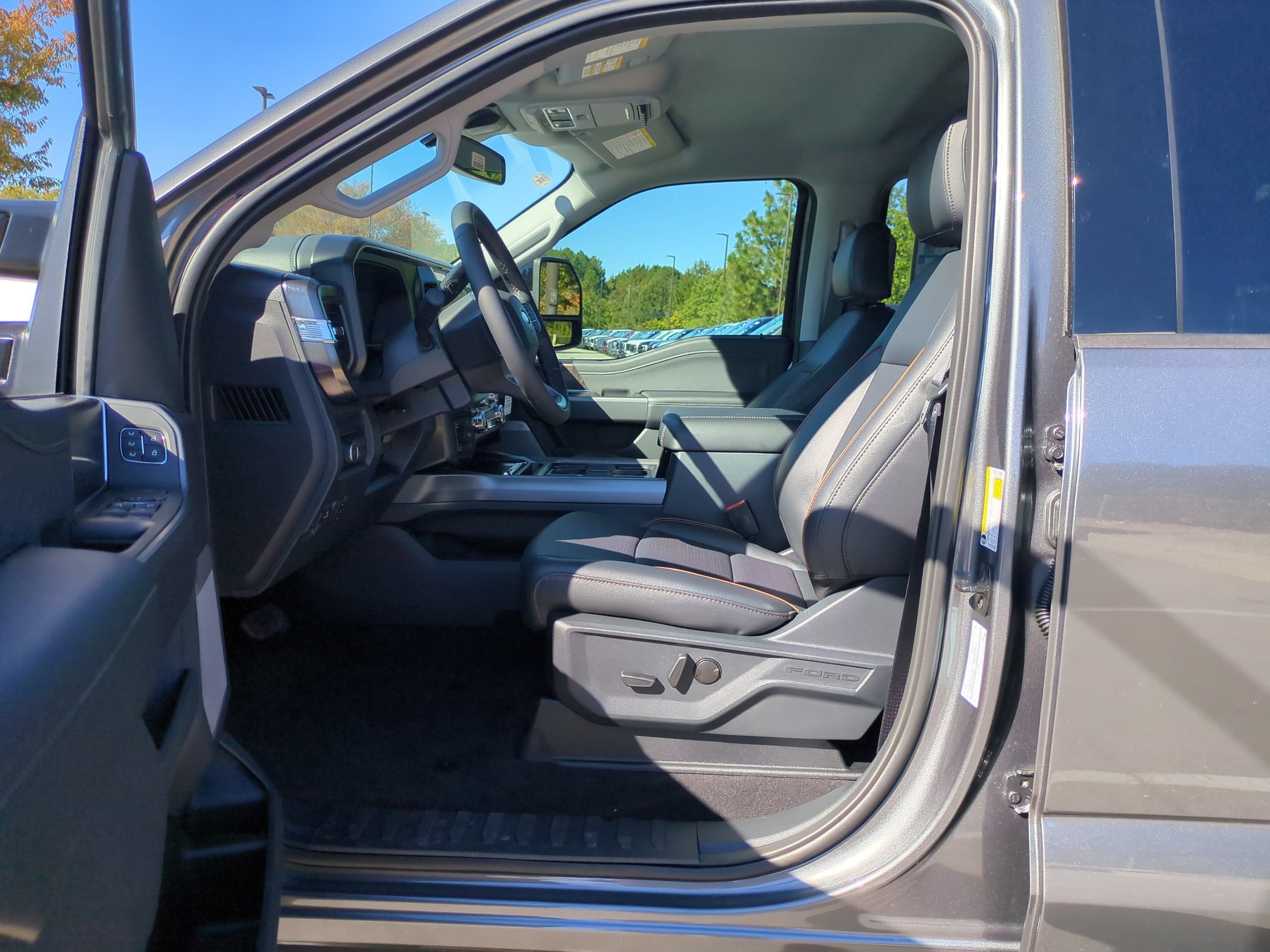 2027 Ford Super Duty F-250 SRW LARIAT
