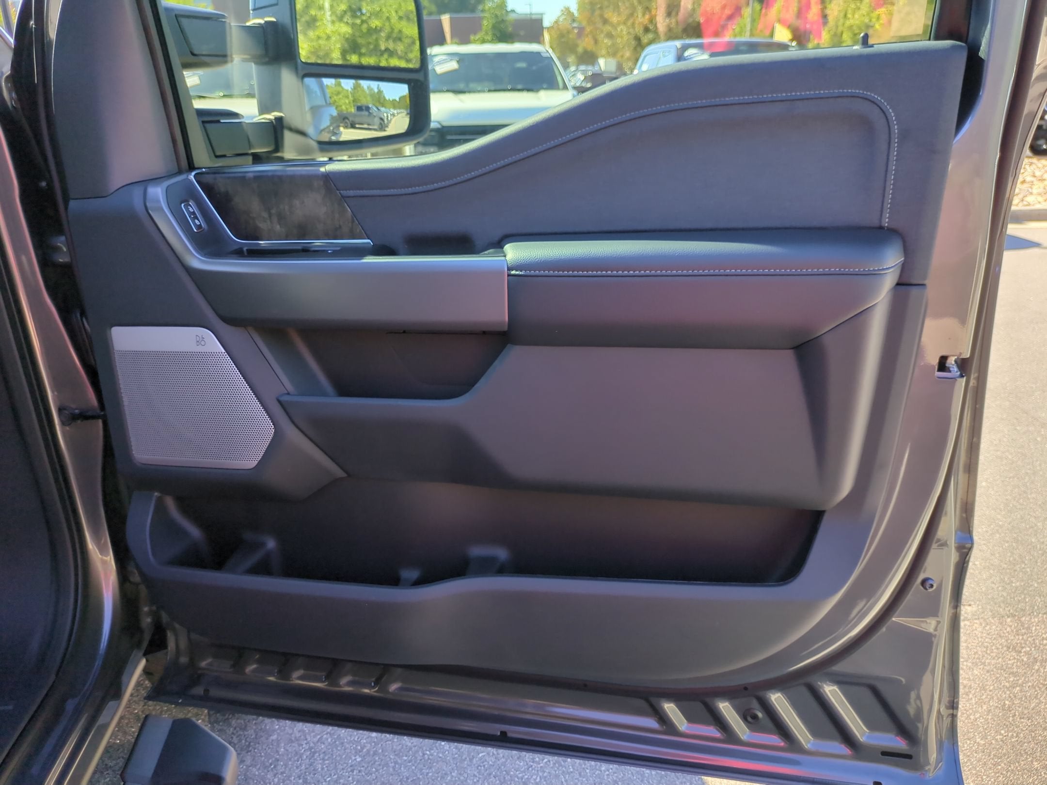 2027 Ford Super Duty F-250 SRW LARIAT