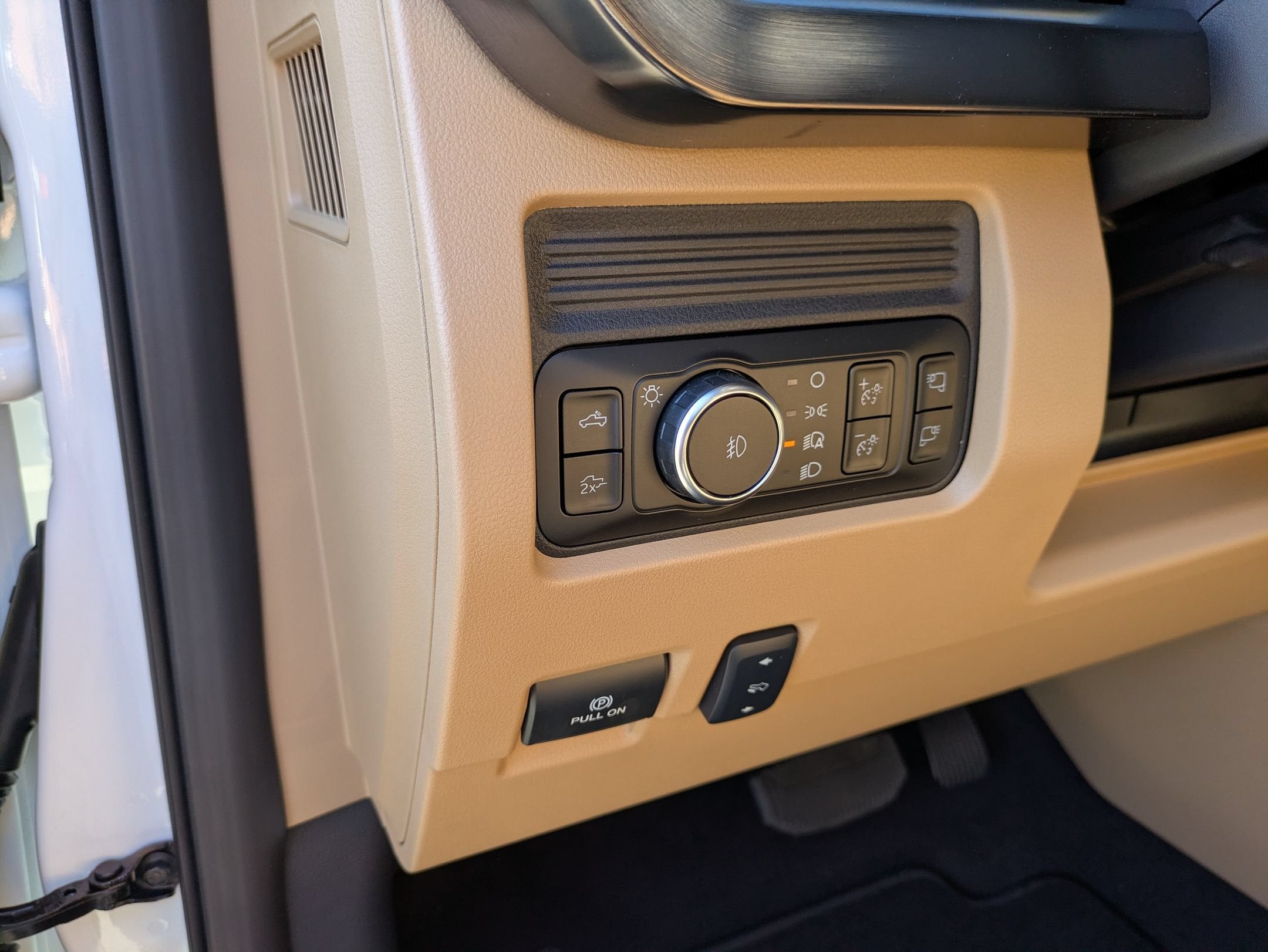 2027 Ford Super Duty F-250 SRW LARIAT