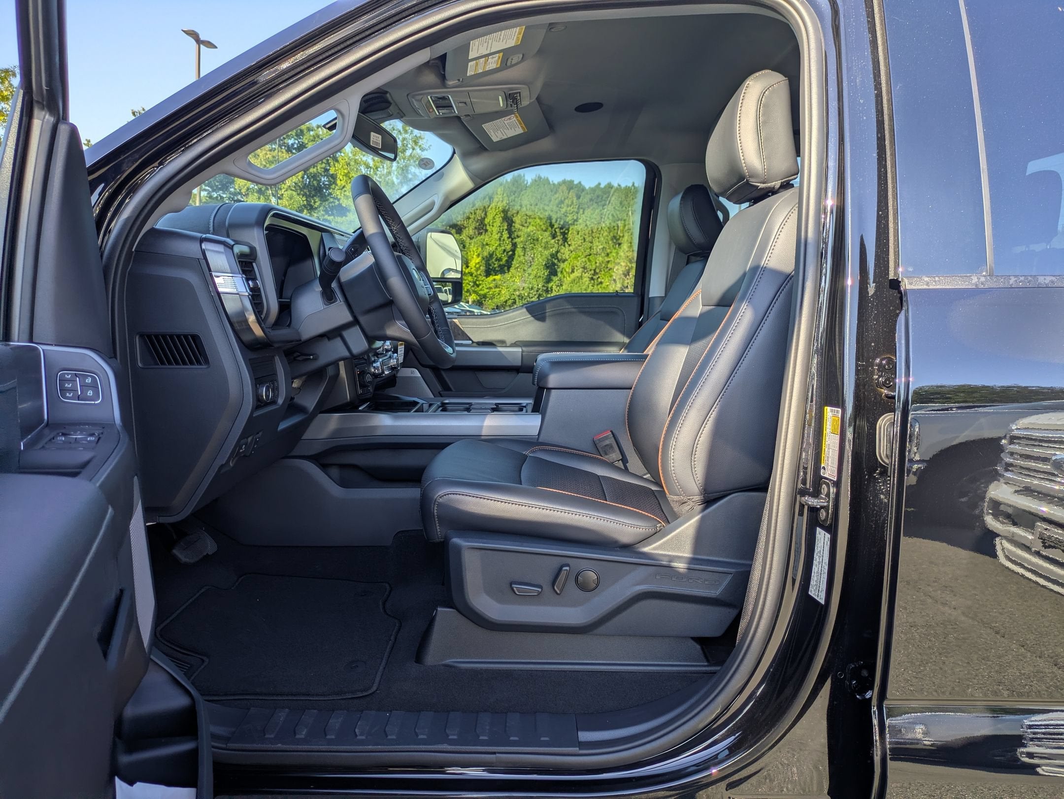 2027 Ford Super Duty F-250 SRW LARIAT
