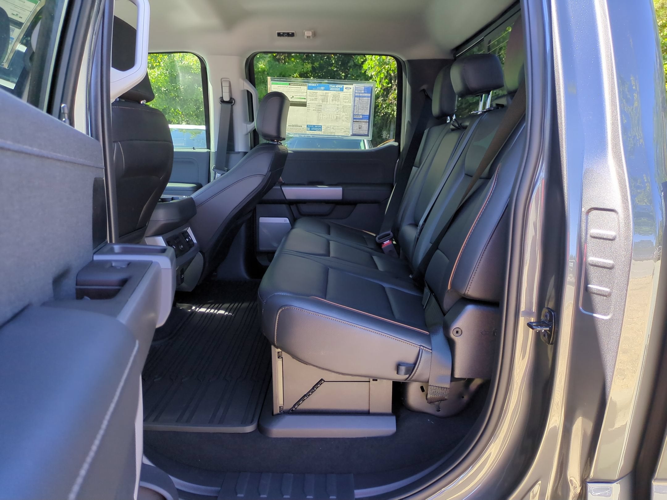 2027 Ford Super Duty F-250 SRW LARIAT