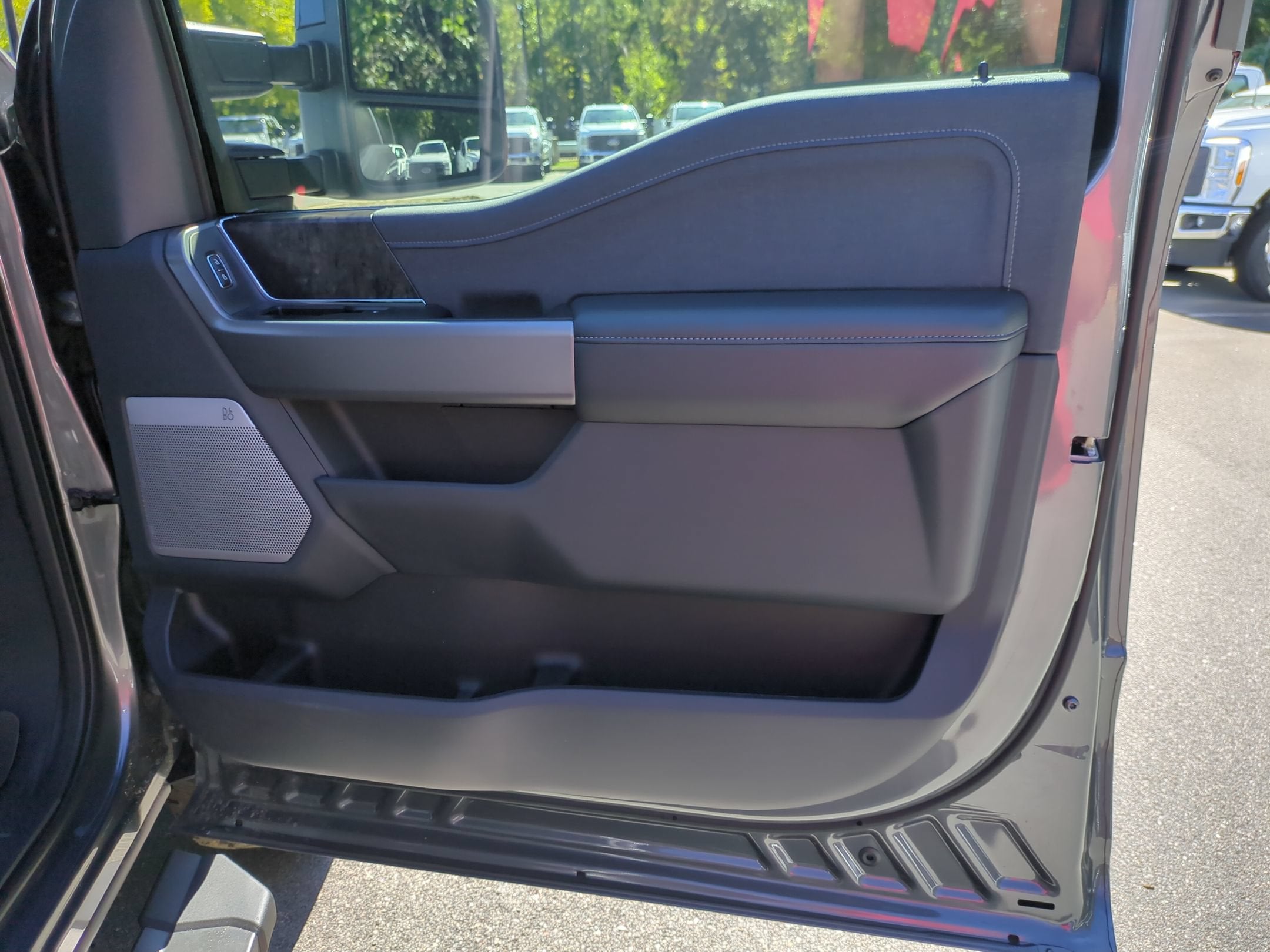 2027 Ford Super Duty F-250 SRW LARIAT