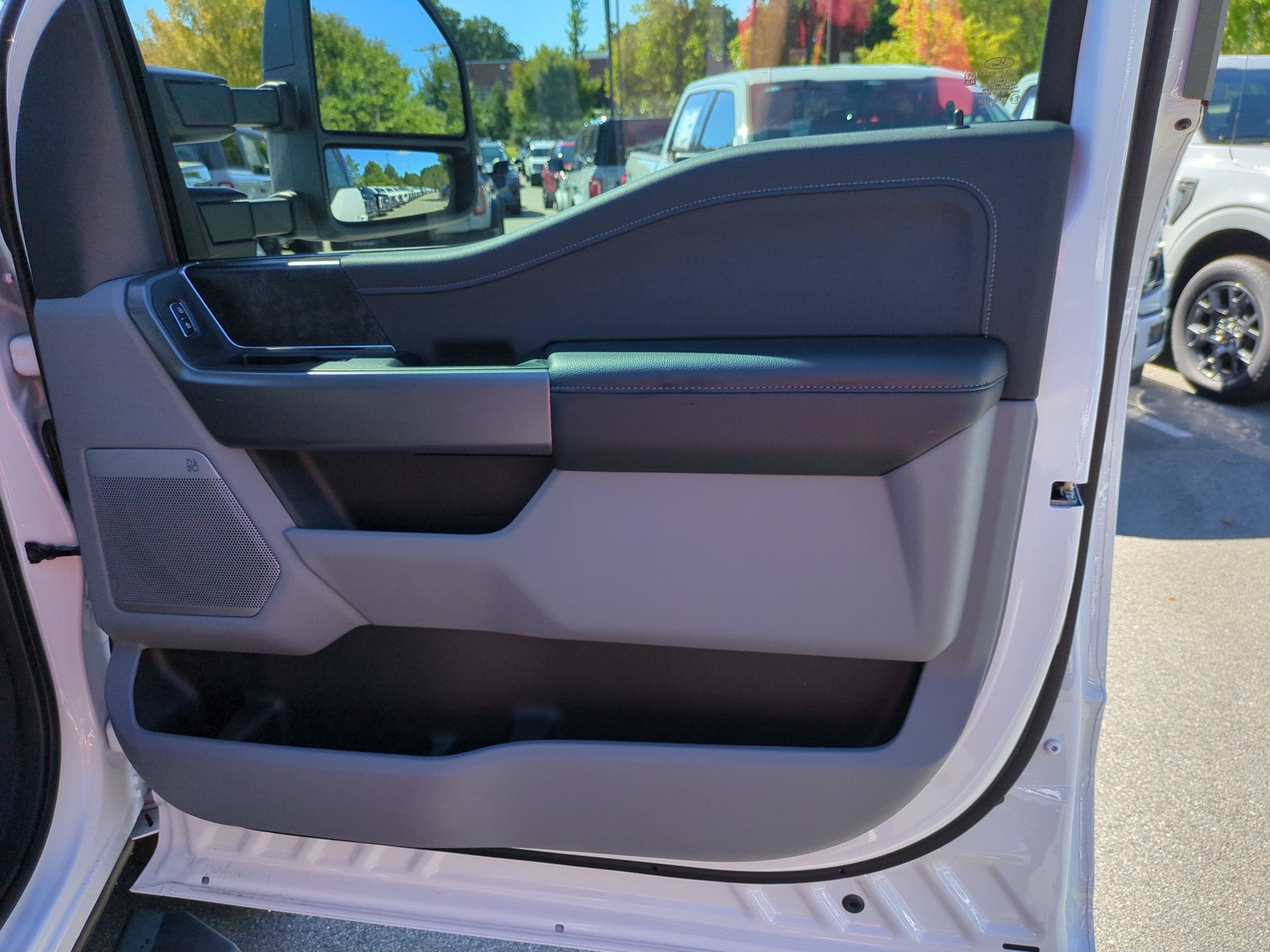 2027 Ford Super Duty F-250 SRW XLT