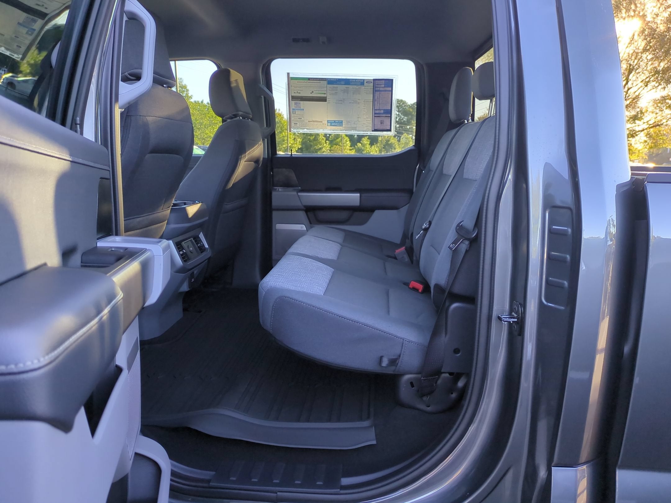 2027 Ford Super Duty F-250 SRW XLT