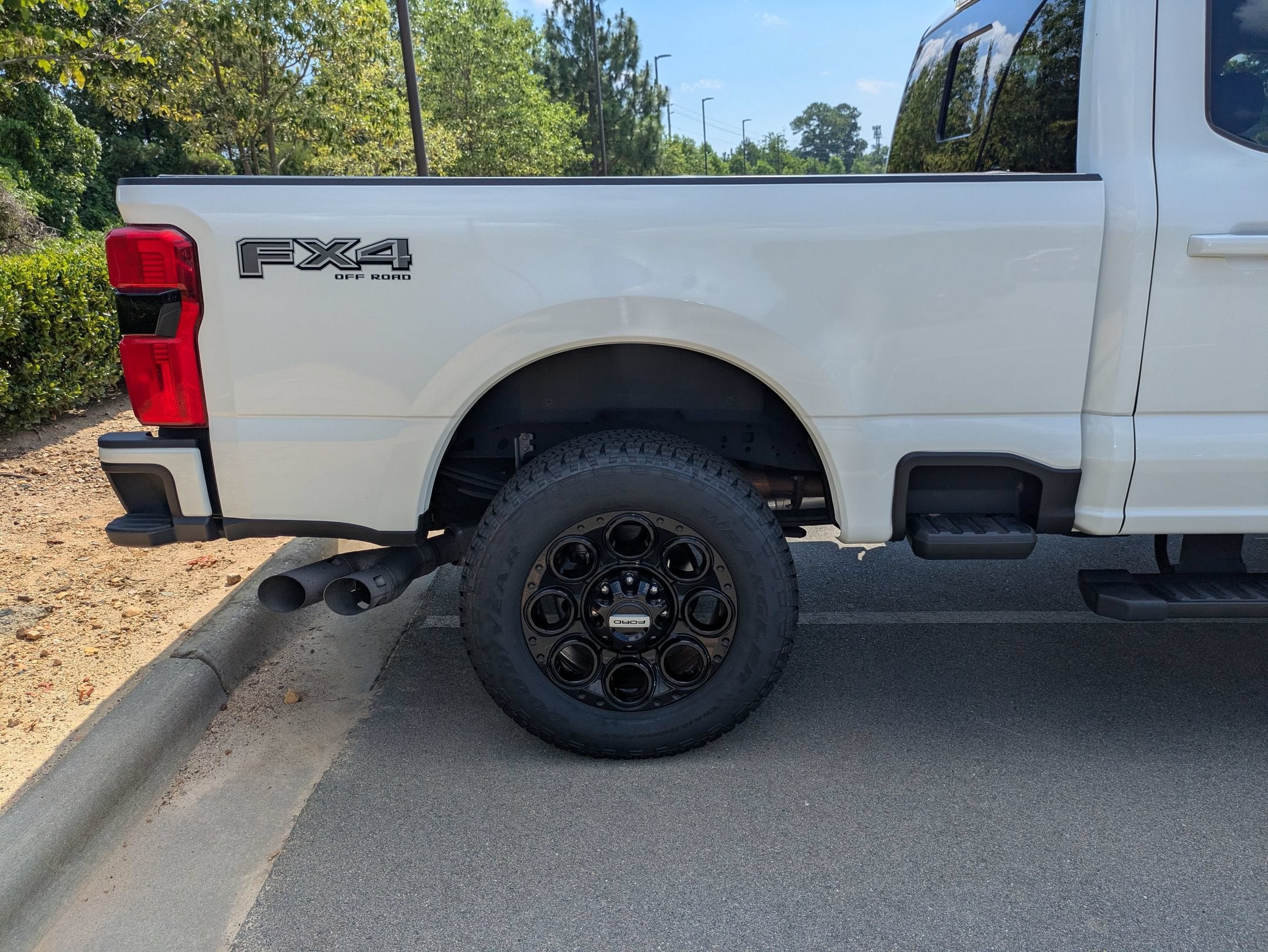 2023 Ford Super Duty F-250 SRW LARIAT