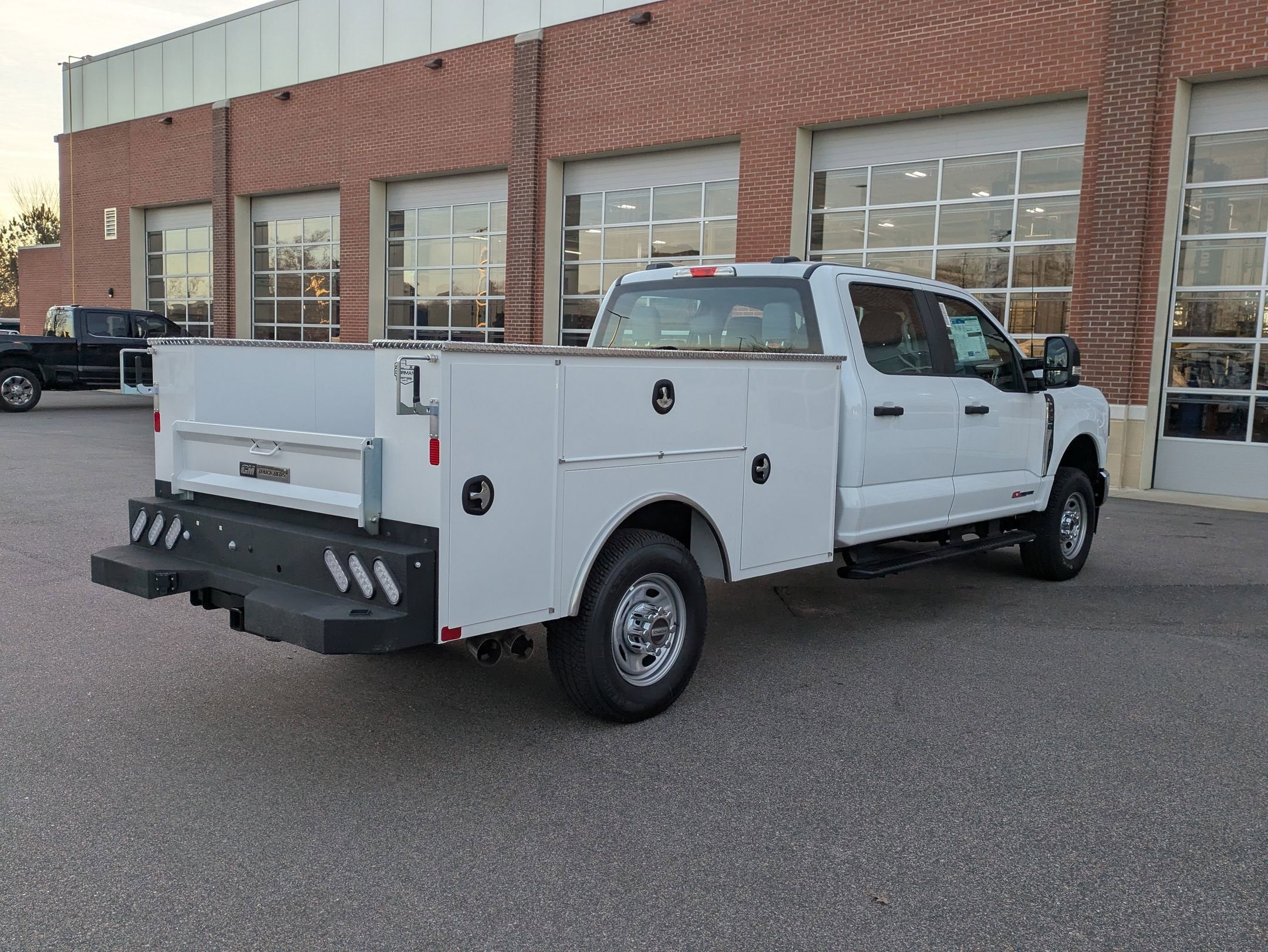 2025 Ford Super Duty F-350 SRW XL
