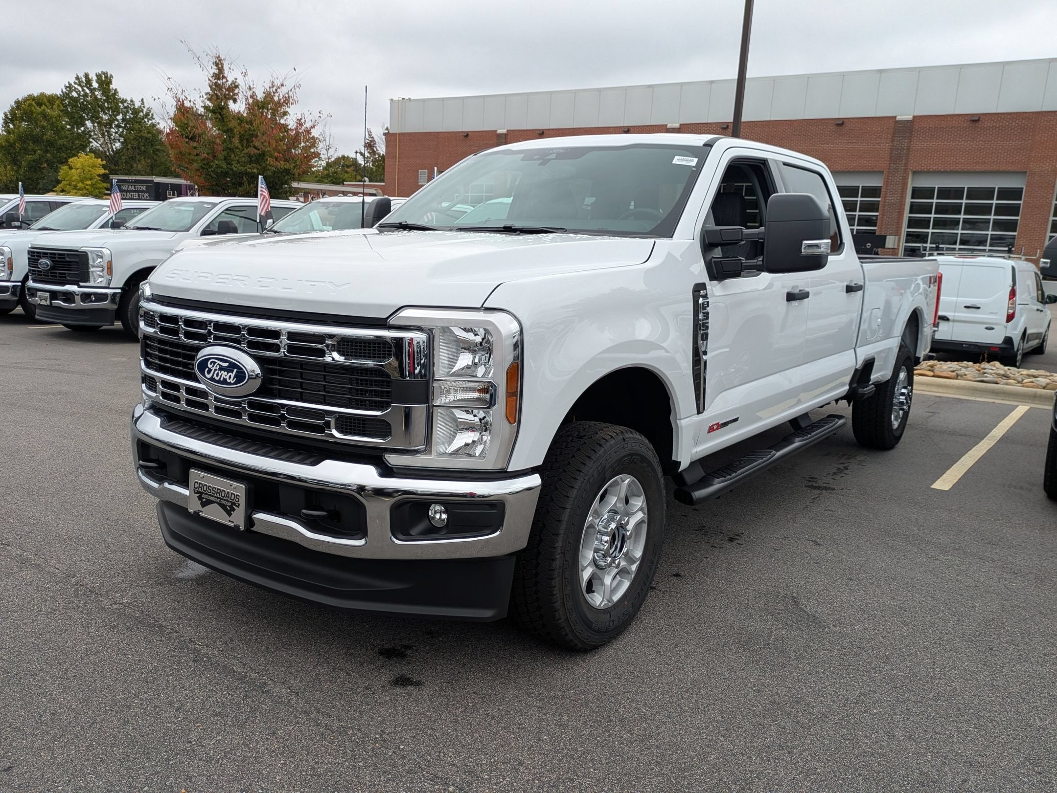 2027 Ford Super Duty F-350 SRW XLT