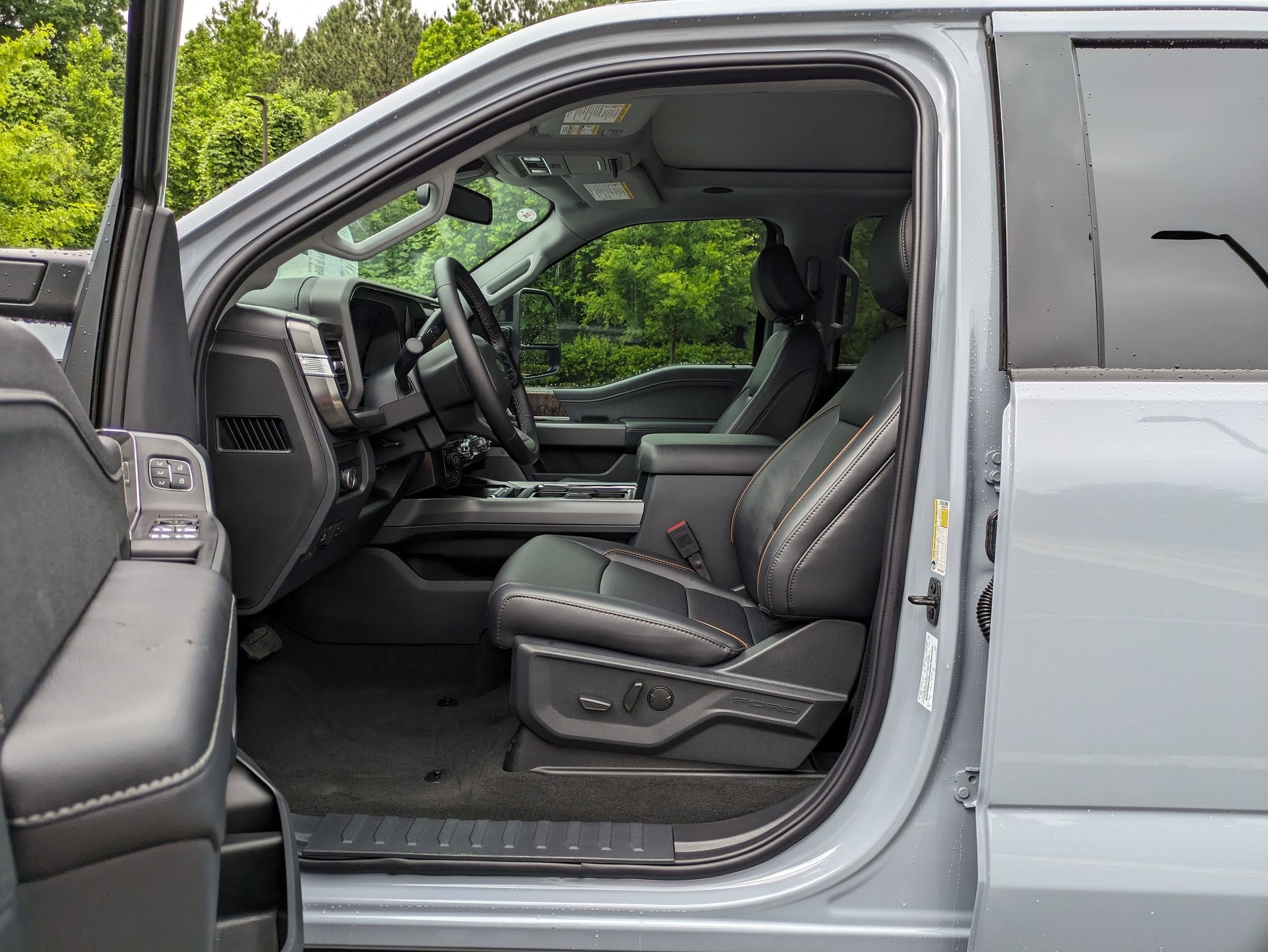 2025 Ford Super Duty F-350 SRW LARIAT