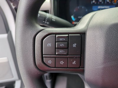 2027 Ford Super Duty F-350 SRW XLT