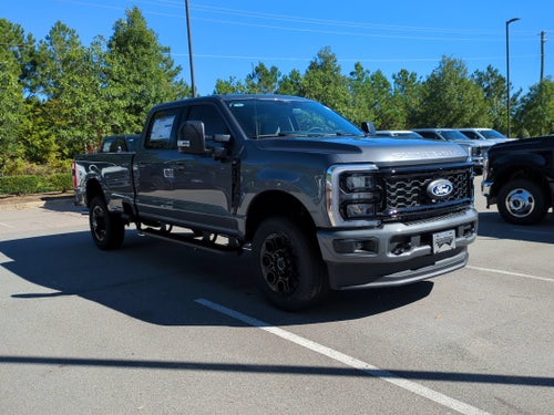 2027 Ford Super Duty F-350 SRW XLT