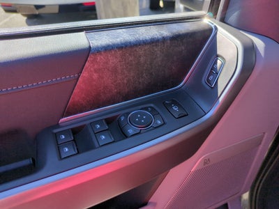 2027 Ford Super Duty F-350 SRW XLT