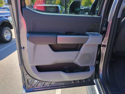 2027 Ford Super Duty F-350 SRW XLT