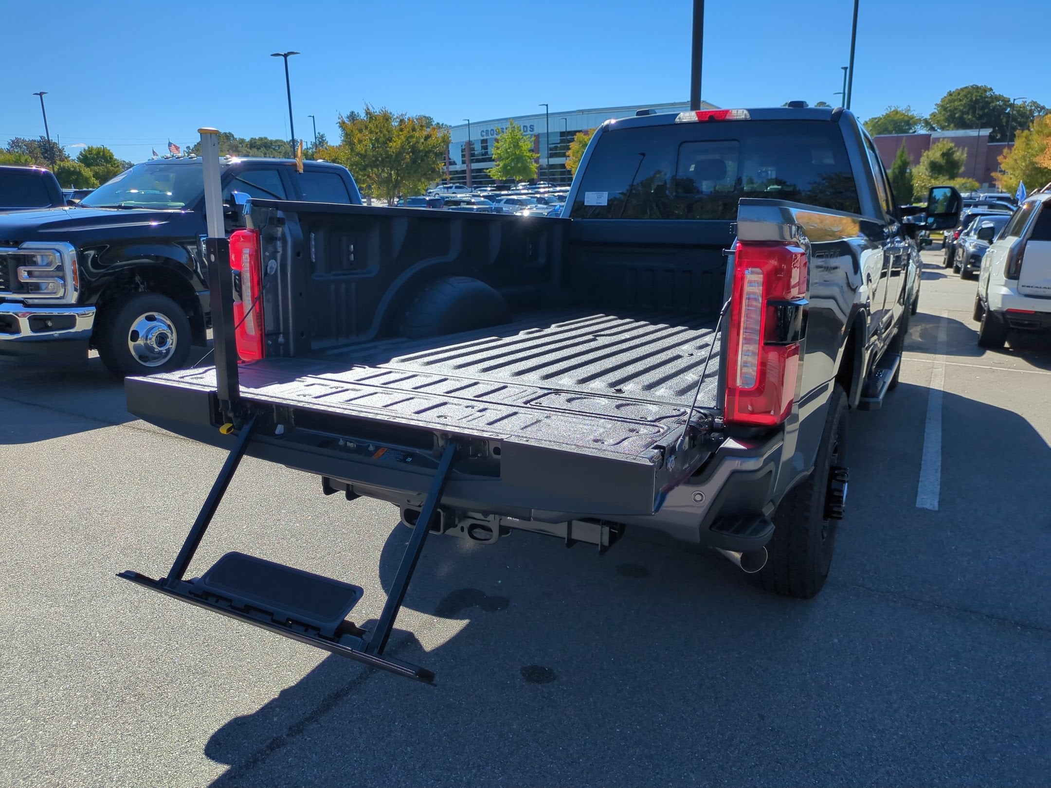 2027 Ford Super Duty F-350 SRW XLT