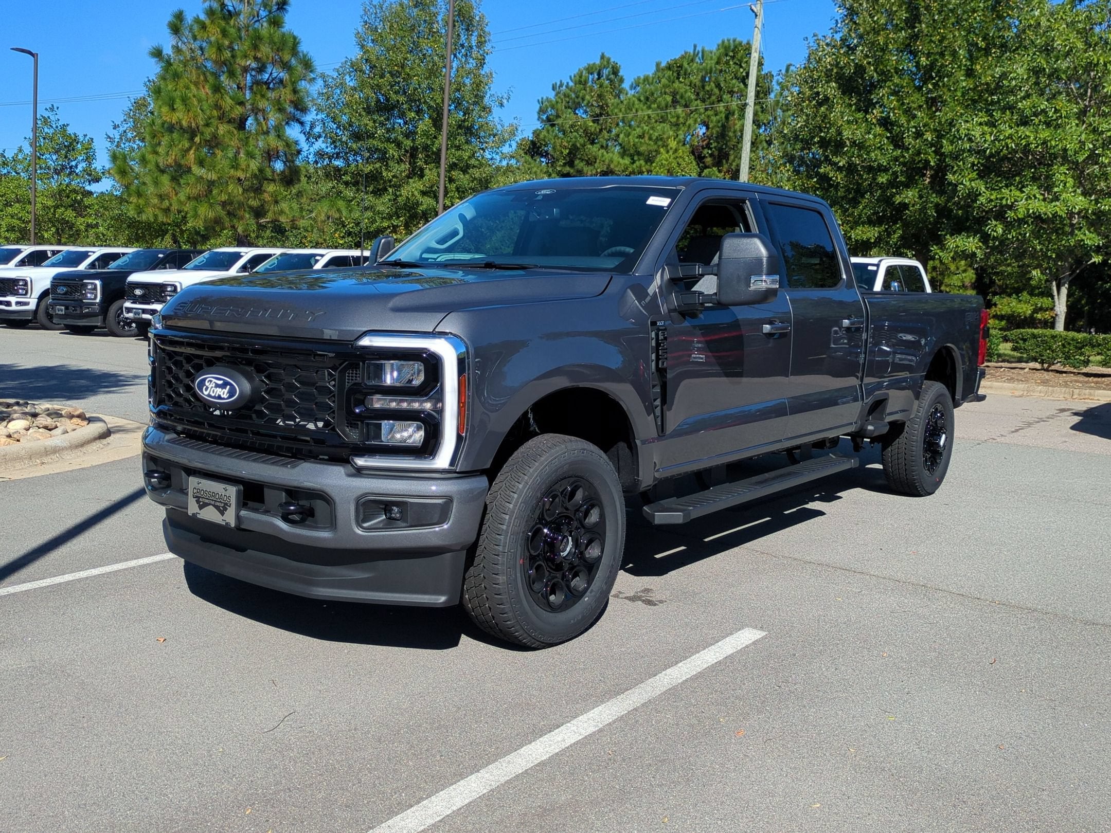 2027 Ford Super Duty F-350 SRW XLT