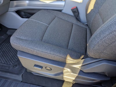 2027 Ford Super Duty F-350 SRW XLT