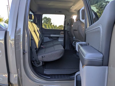 2027 Ford Super Duty F-350 SRW XLT