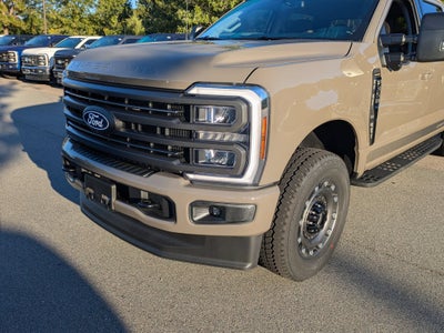 2027 Ford Super Duty F-350 SRW XLT