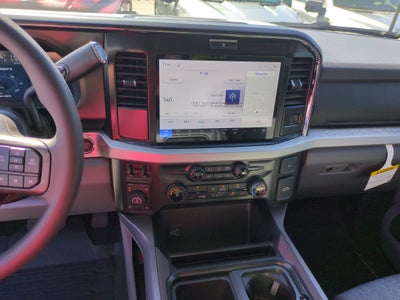 2027 Ford Super Duty F-350 SRW XLT