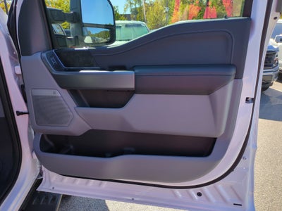 2027 Ford Super Duty F-350 SRW XLT