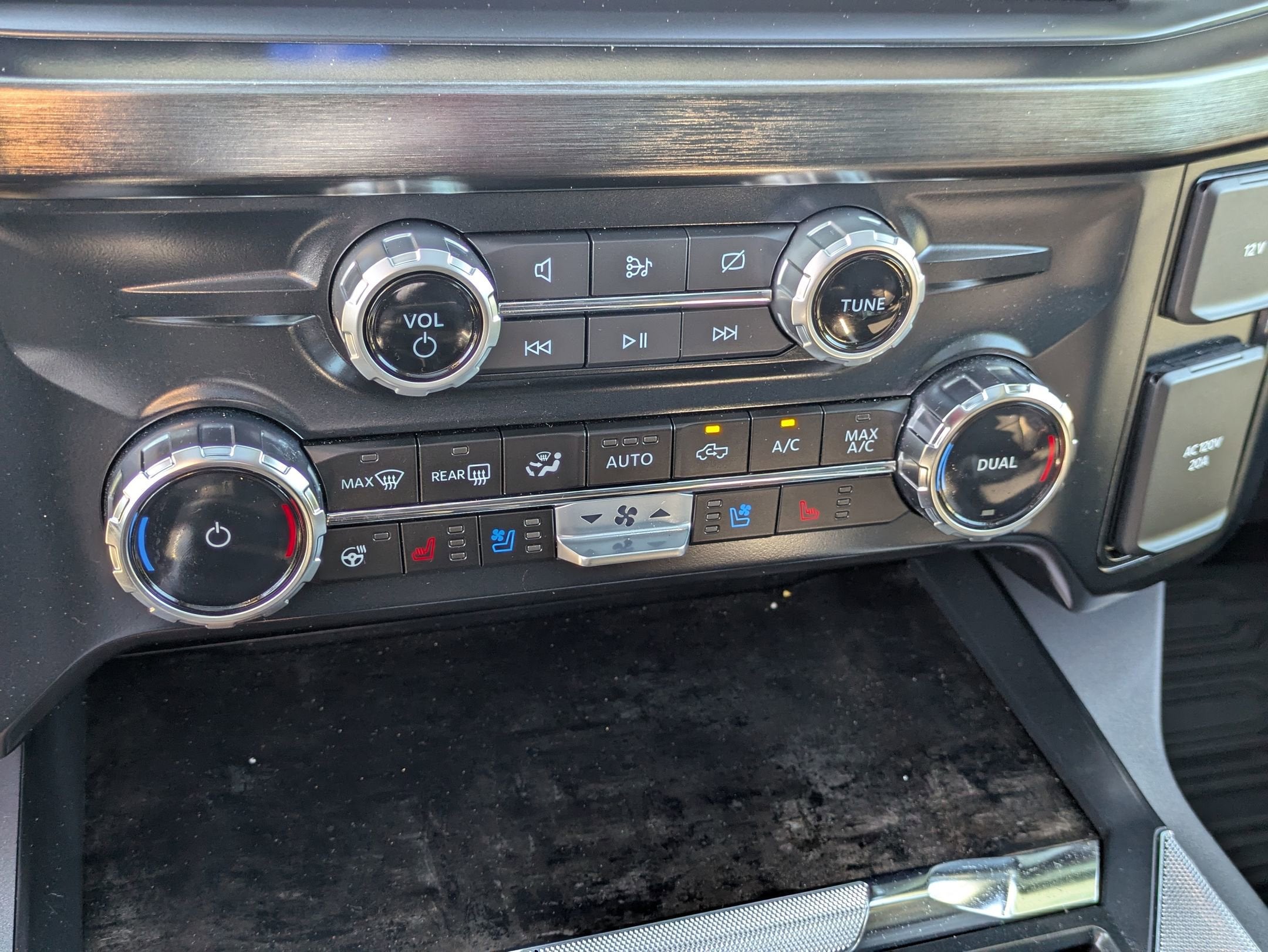 2024 Ford Super Duty F-350 SRW LARIAT