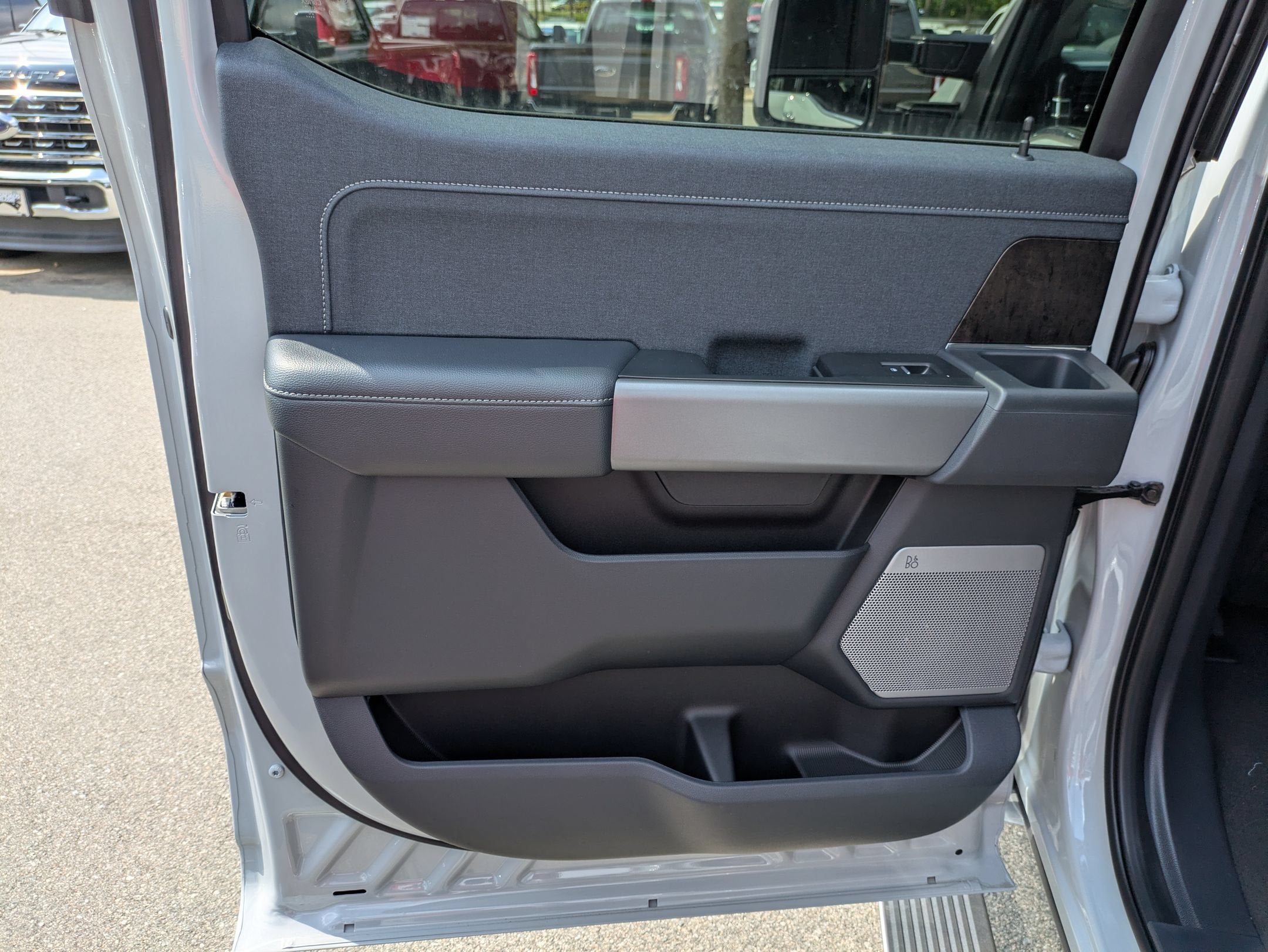 2026 Ford Super Duty F-350 DRW LARIAT