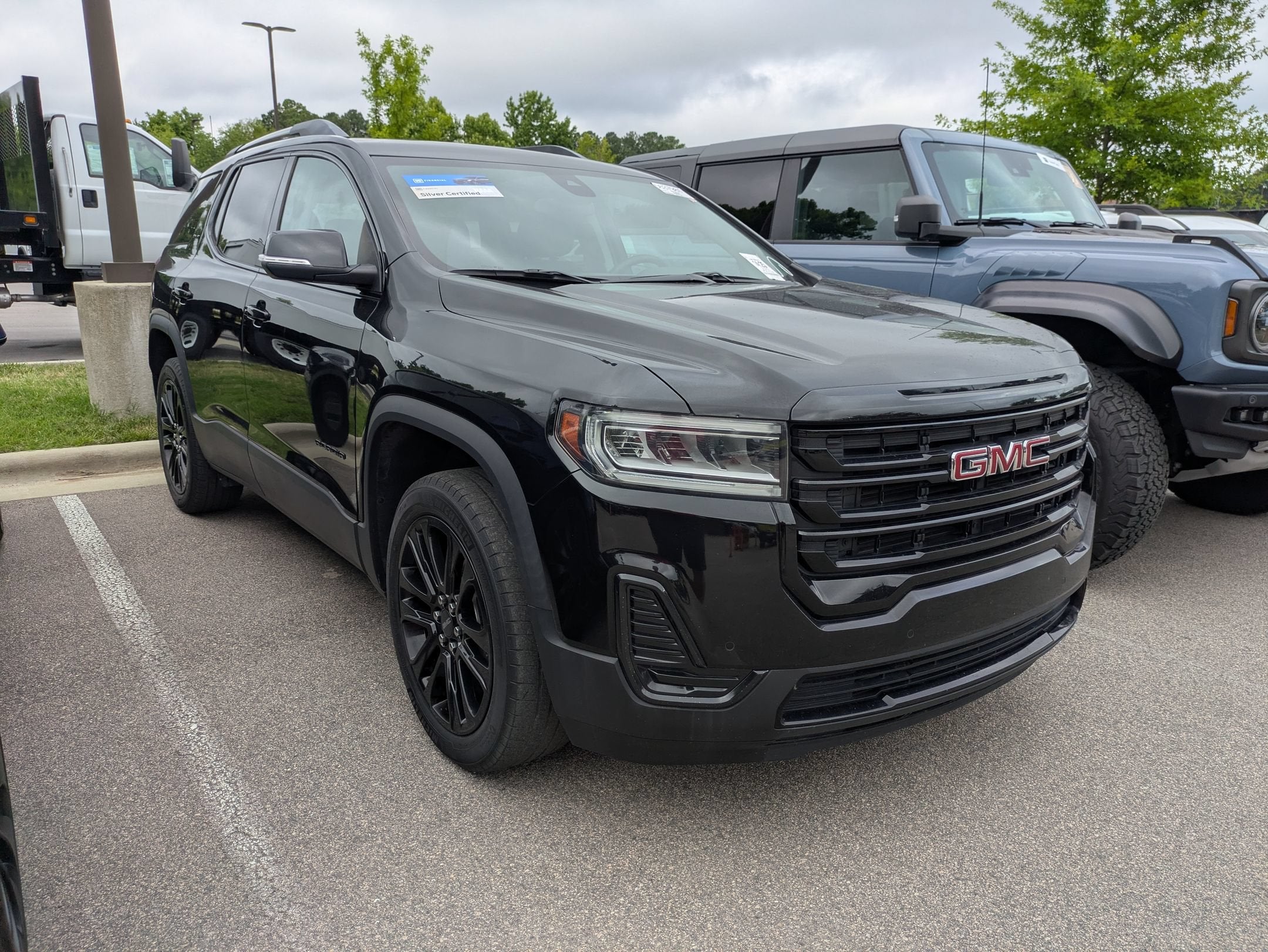 2023 GMC Acadia SLE