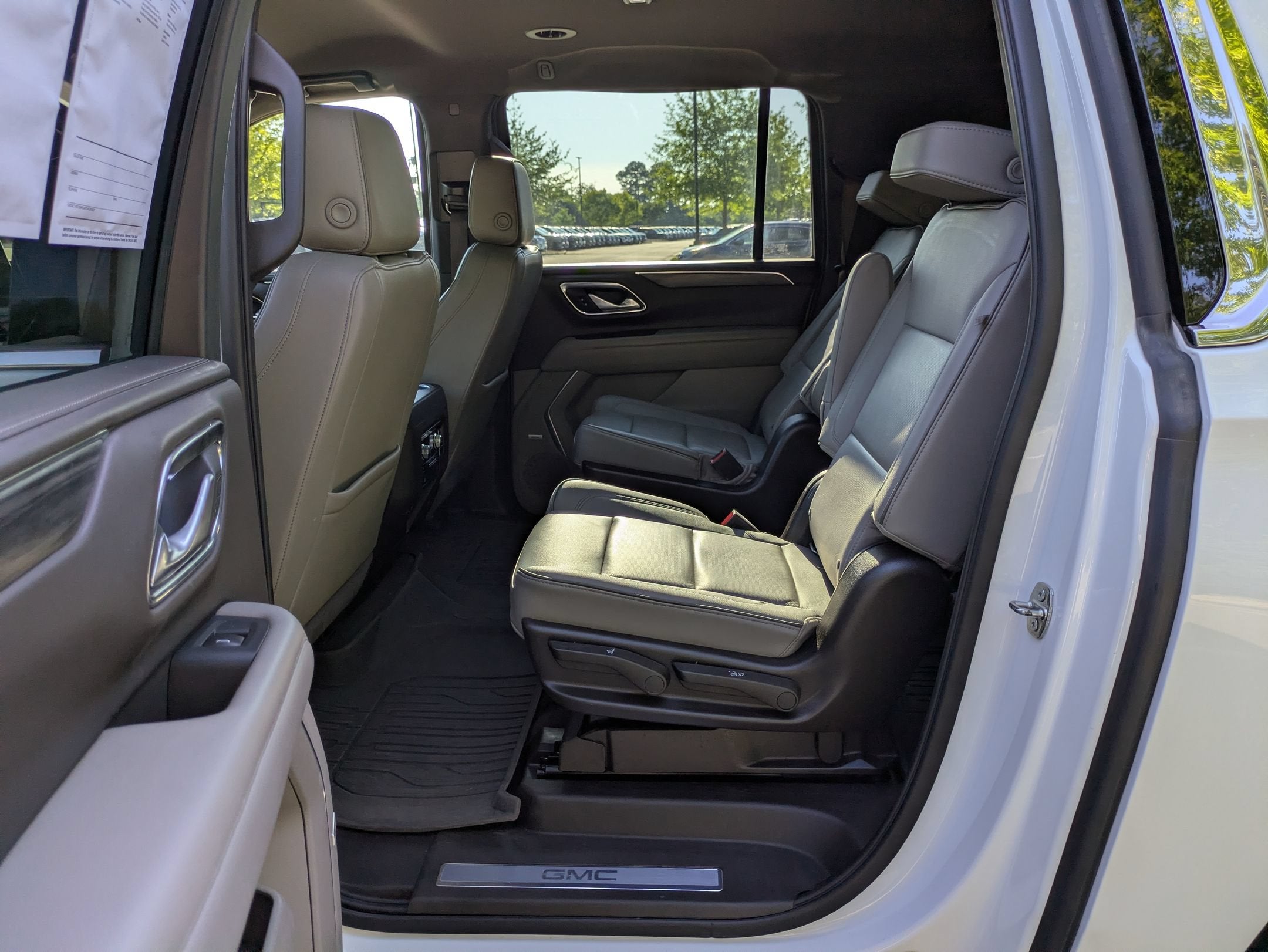 2022 GMC Yukon XL SLT