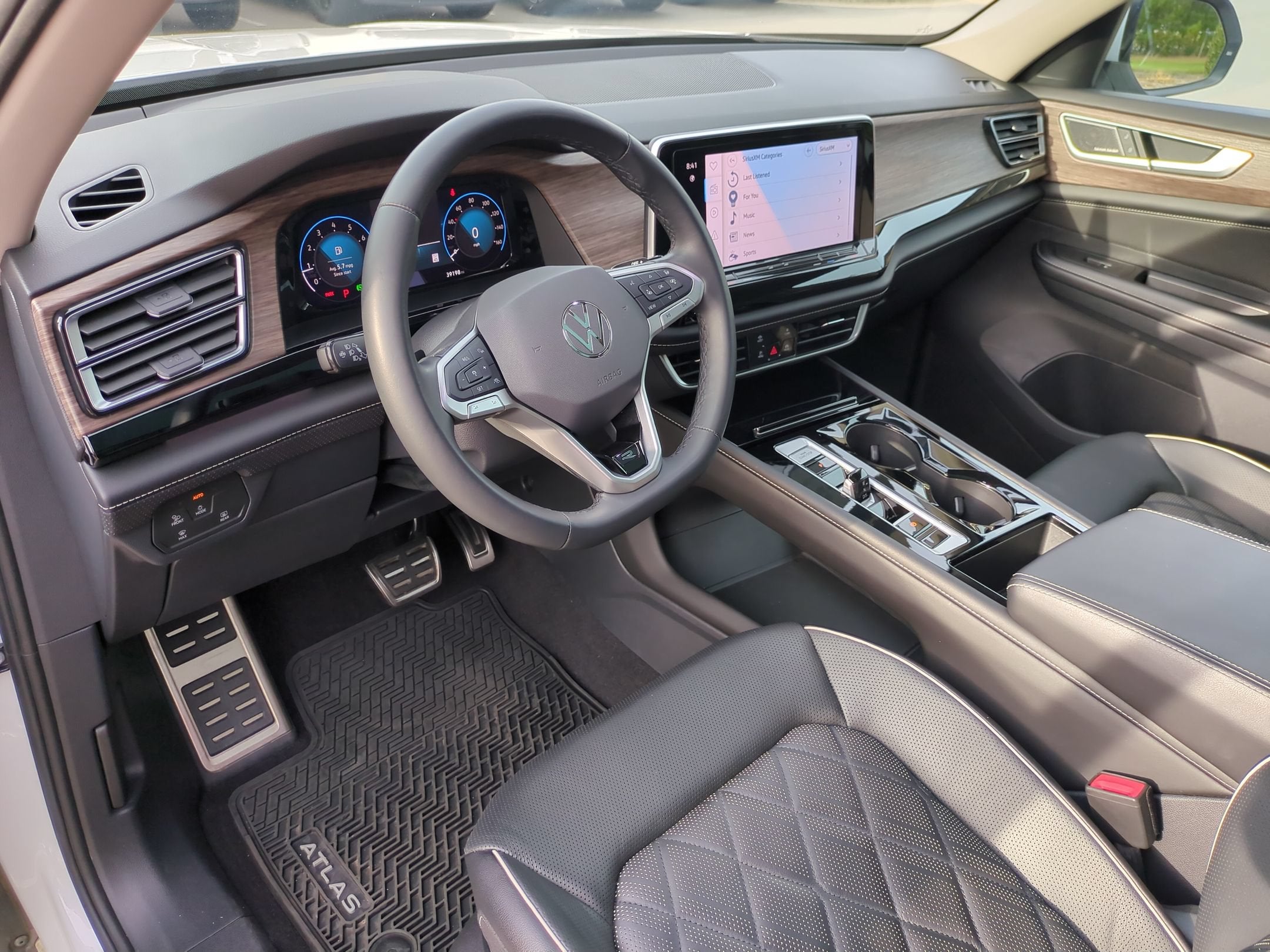 2024 Volkswagen Atlas 2.0T SEL Premium R-Line