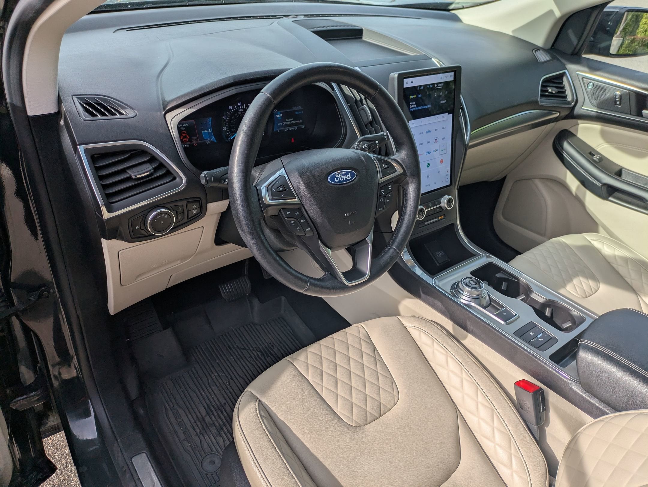 2023 Ford Edge Titanium