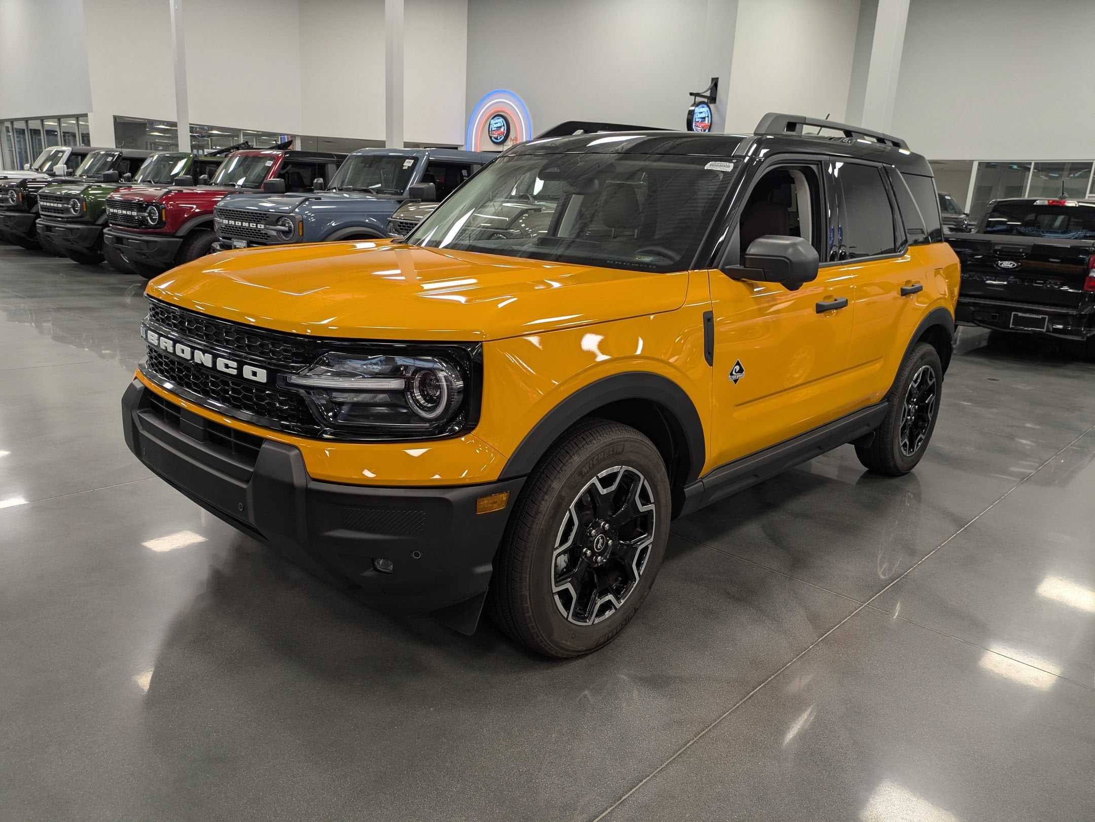 2026 Ford Bronco Sport Outer Banks - Crossroads Courtesy Demo