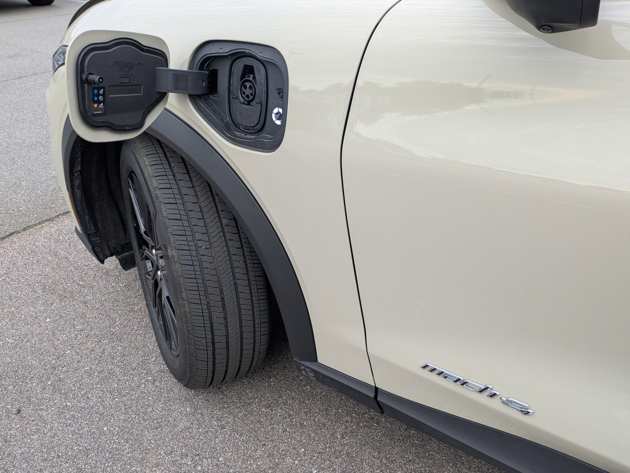 2025 Ford Mustang Mach-E Select