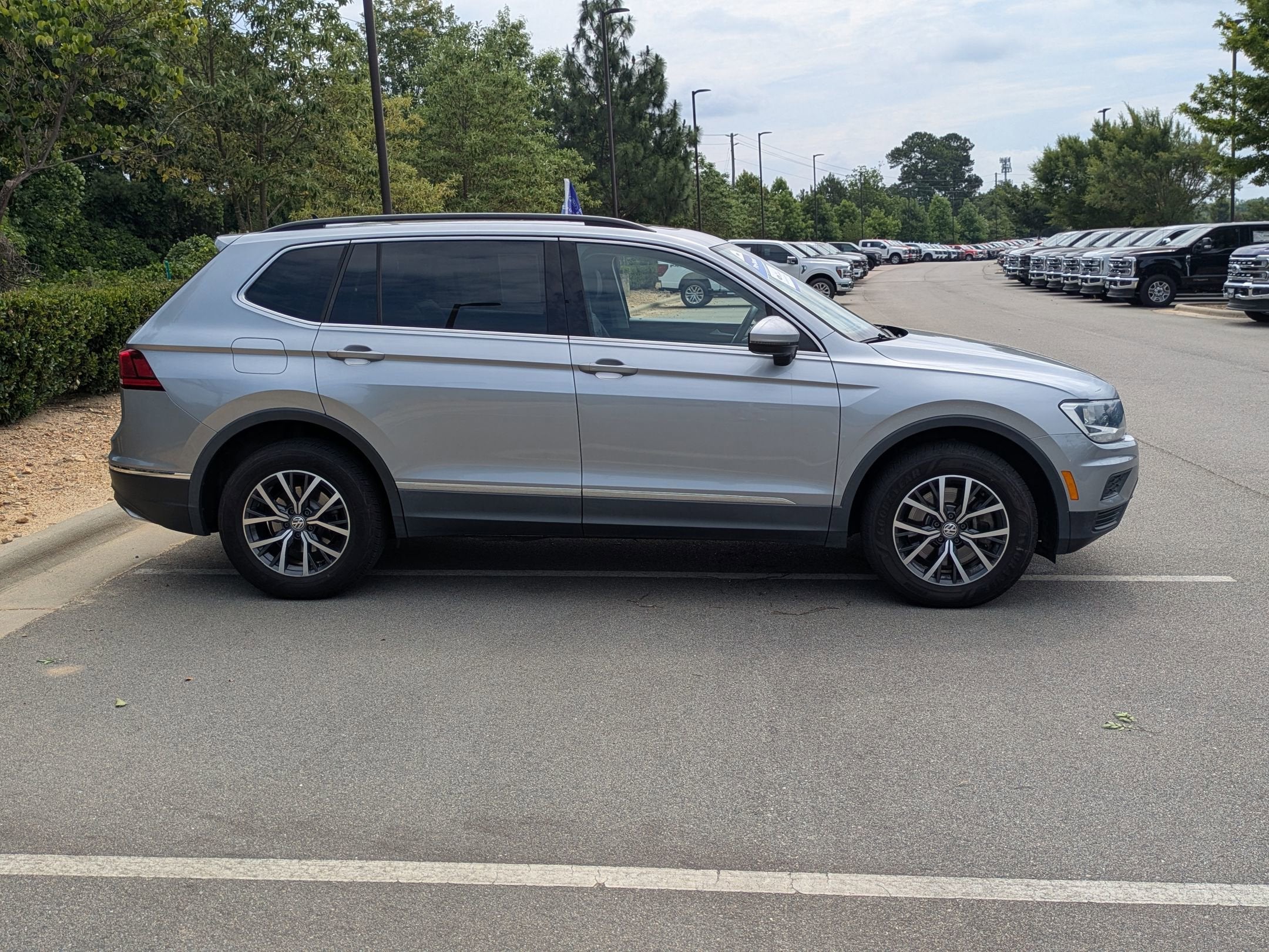 2020 Volkswagen Tiguan SE