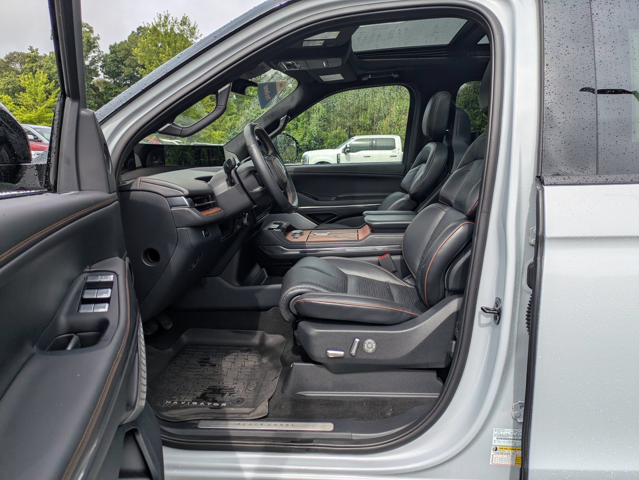 2025 Lincoln Navigator L Black Label
