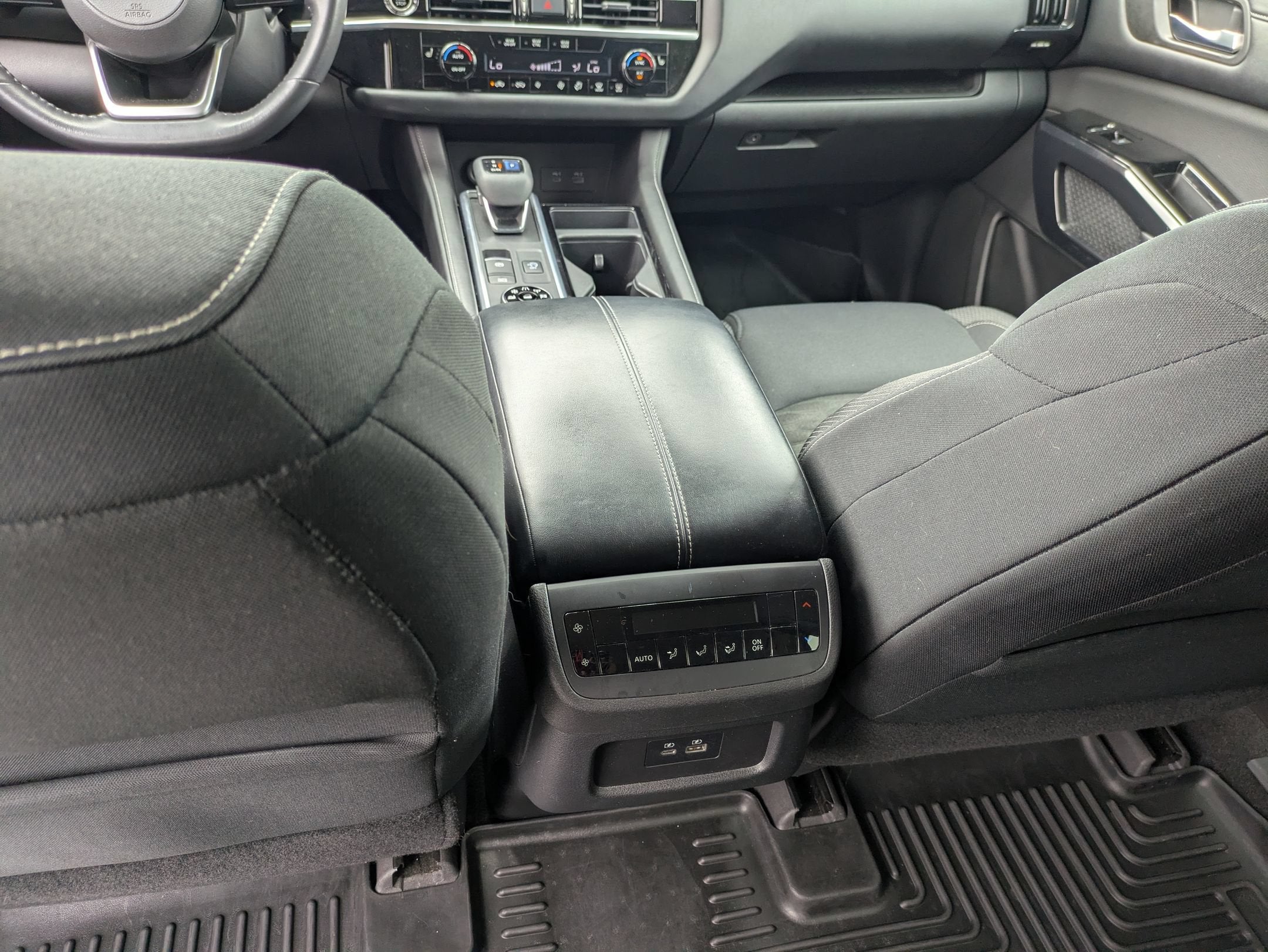 2022 Nissan Pathfinder SV