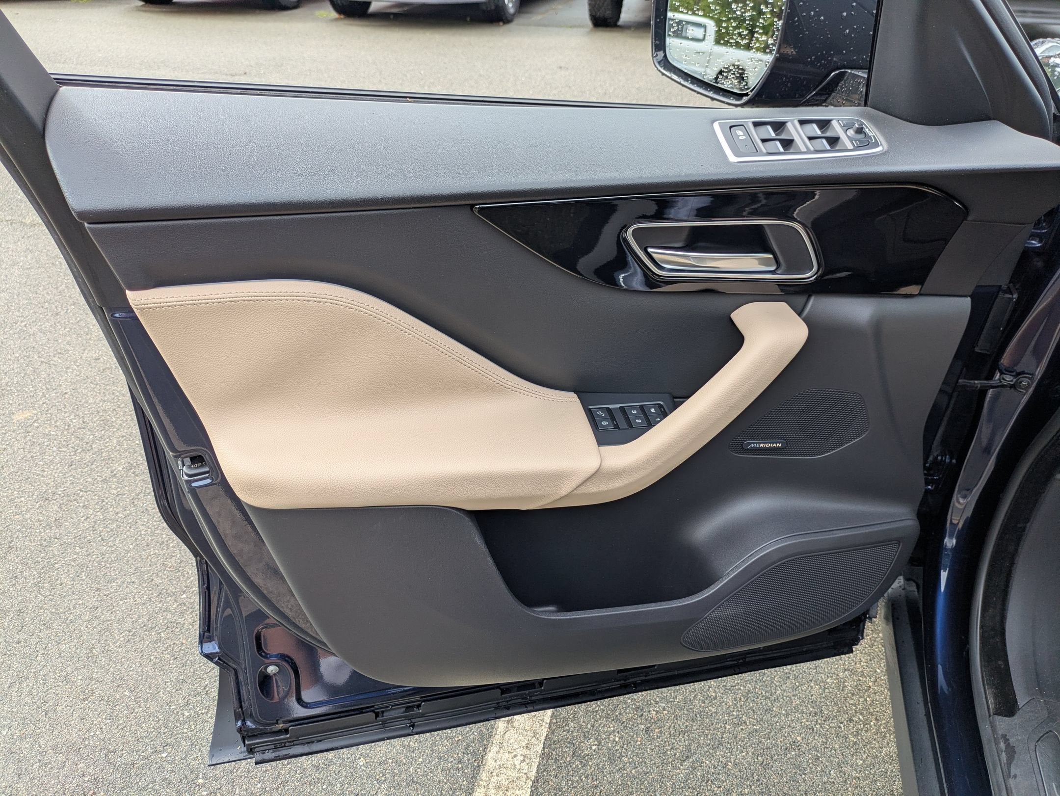 2018 Jaguar F-PACE 25t Premium