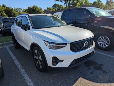 2023 Volvo XC40 Ultimate Dark Theme