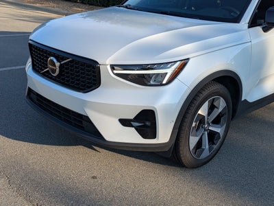 2023 Volvo XC40 Ultimate Dark Theme