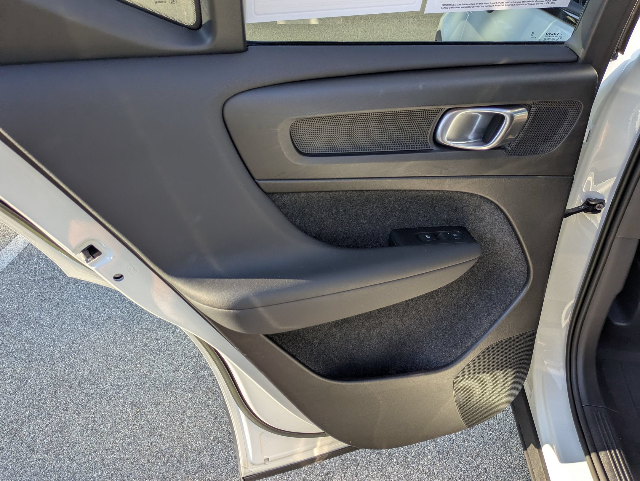 2023 Volvo XC40 Ultimate Dark Theme