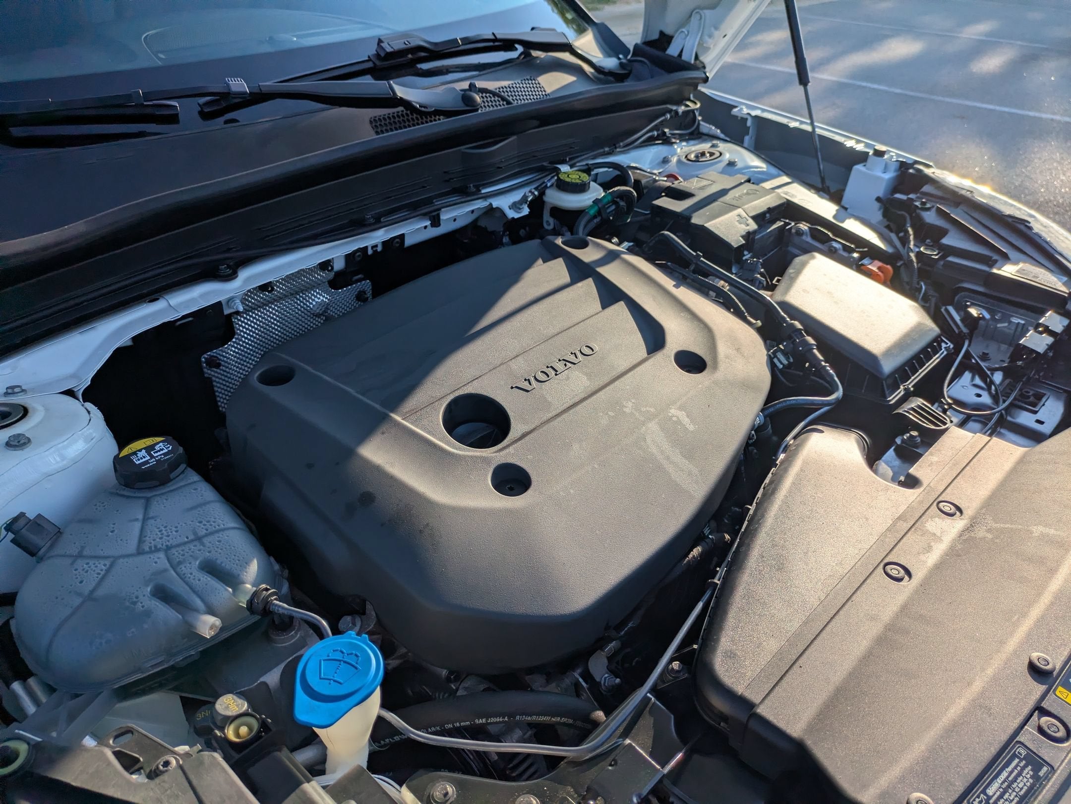 2023 Volvo XC40 Ultimate Dark Theme