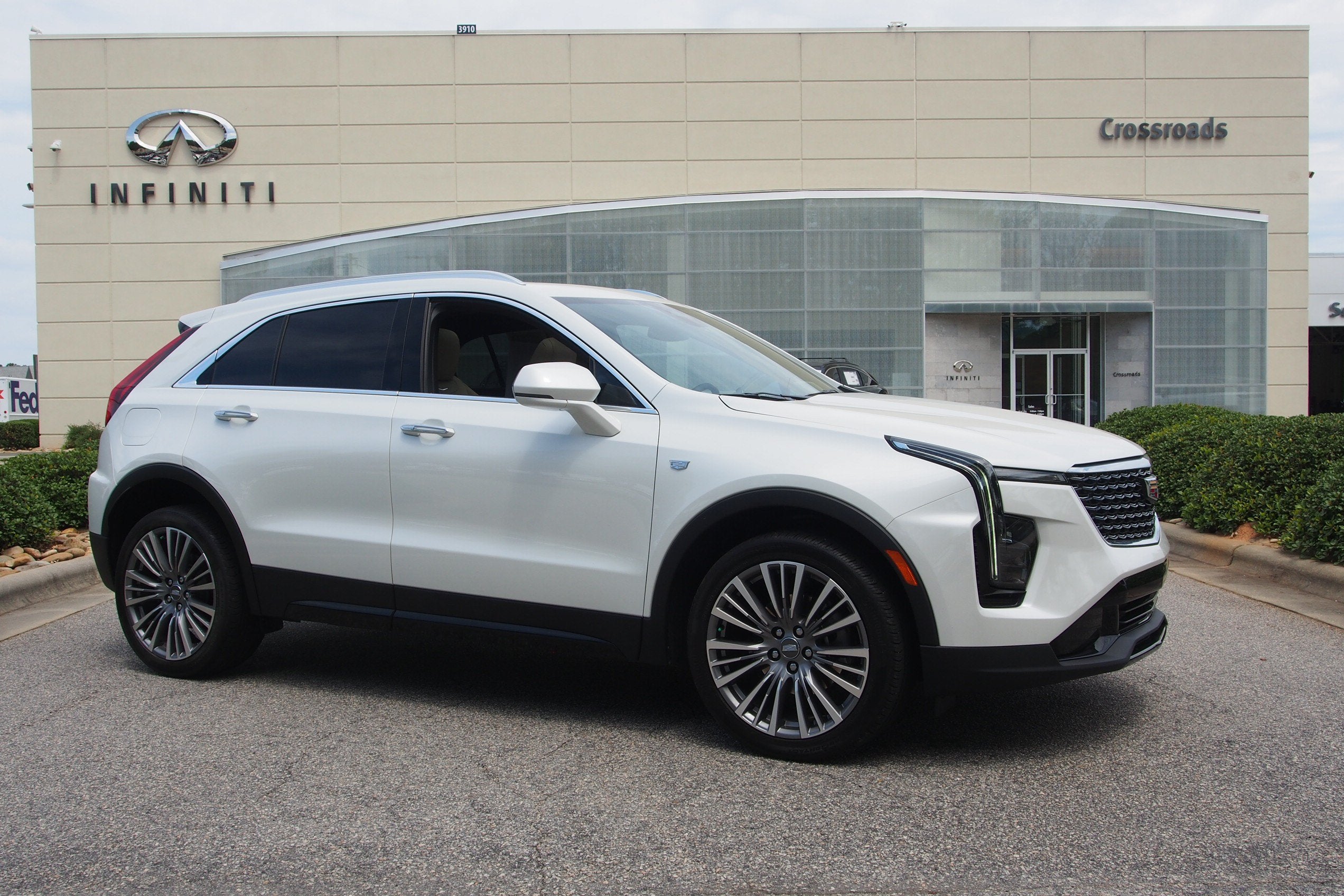 2024 Cadillac XT4 FWD Premium Luxury