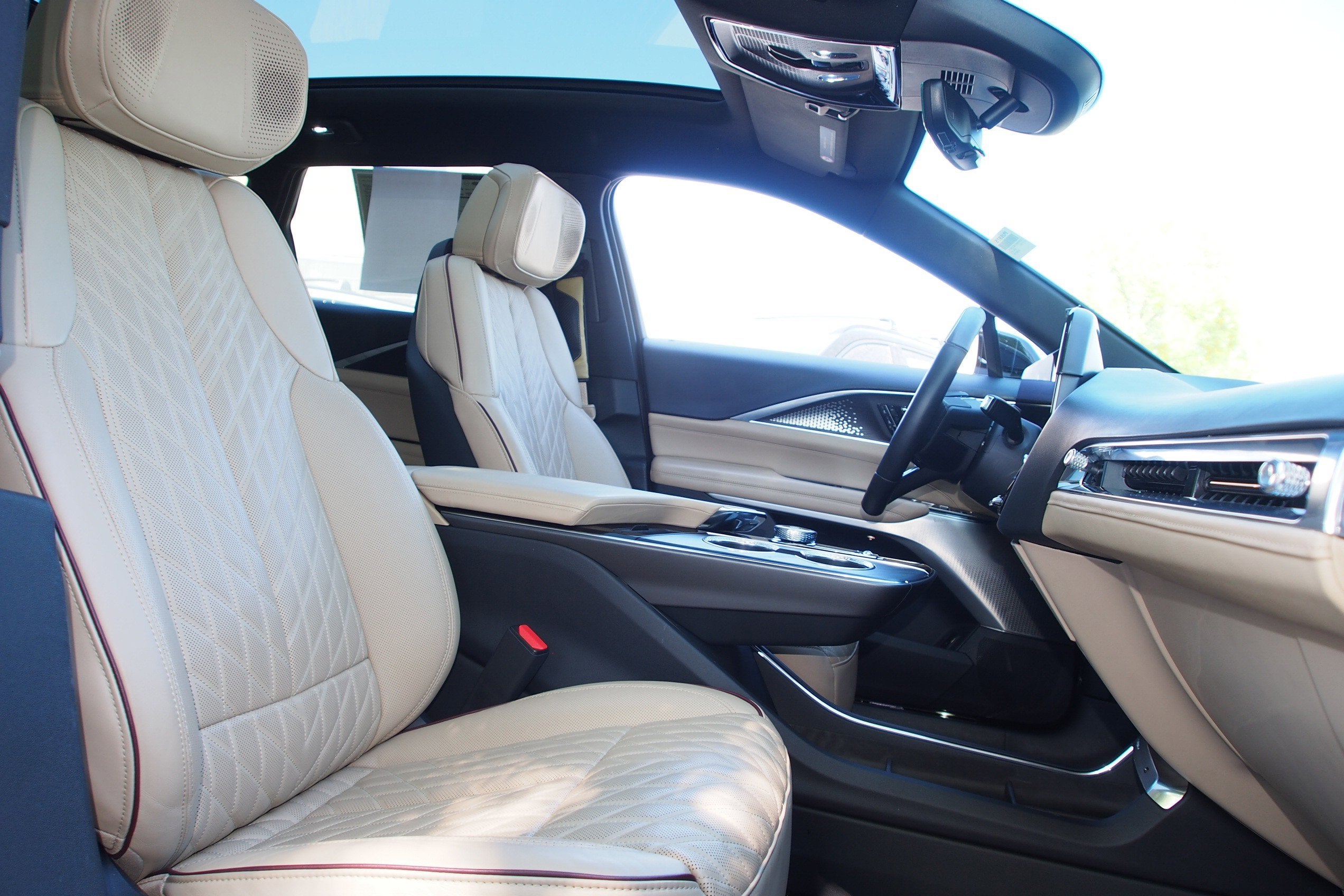 2024 Cadillac LYRIQ Sport