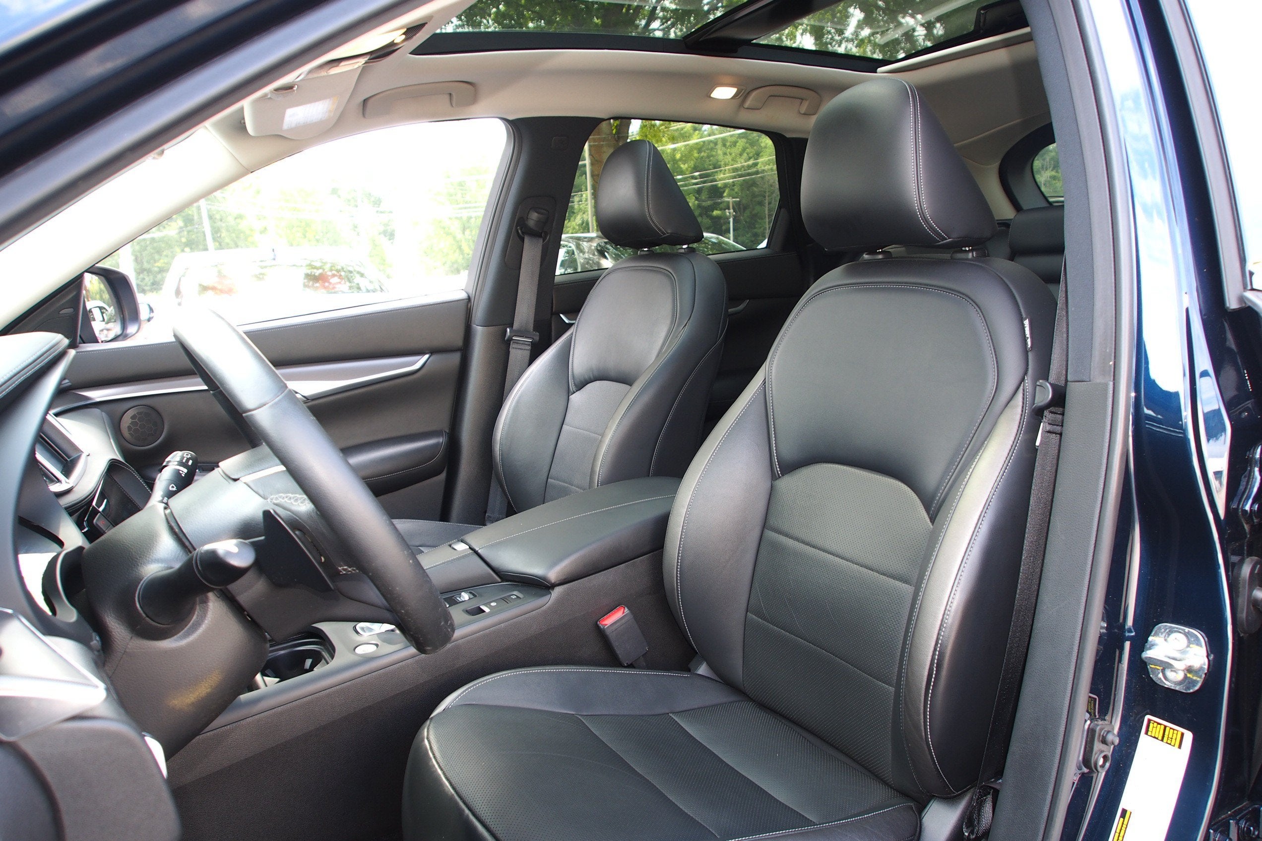 2022 INFINITI QX50 LUXE