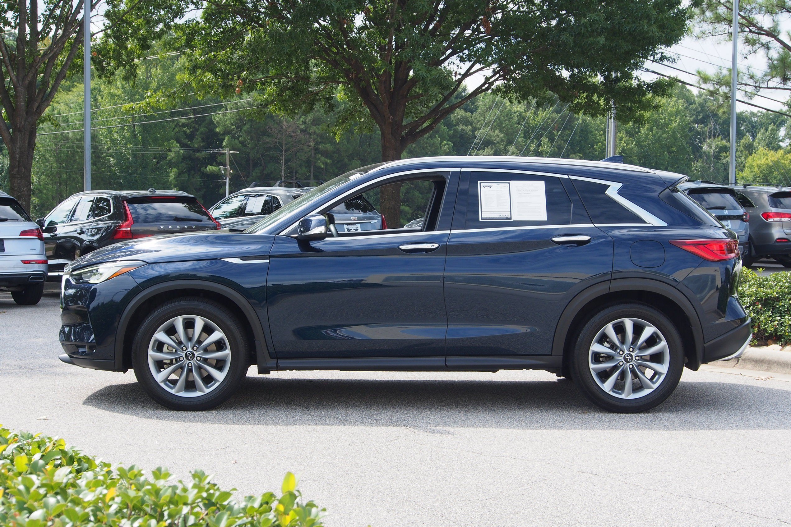 2022 INFINITI QX50 LUXE
