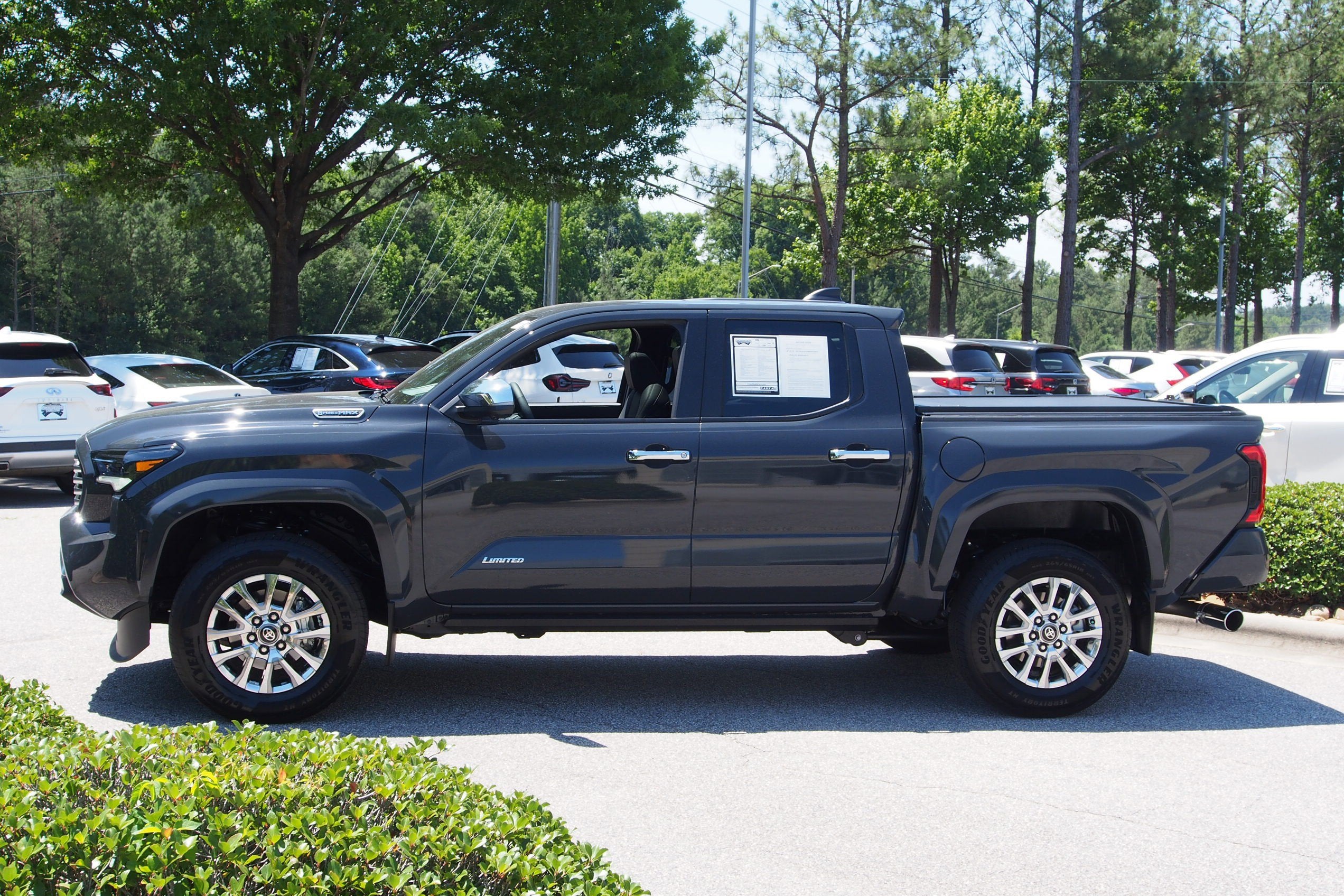 2025 Toyota Tacoma 4WD Limited Hybrid