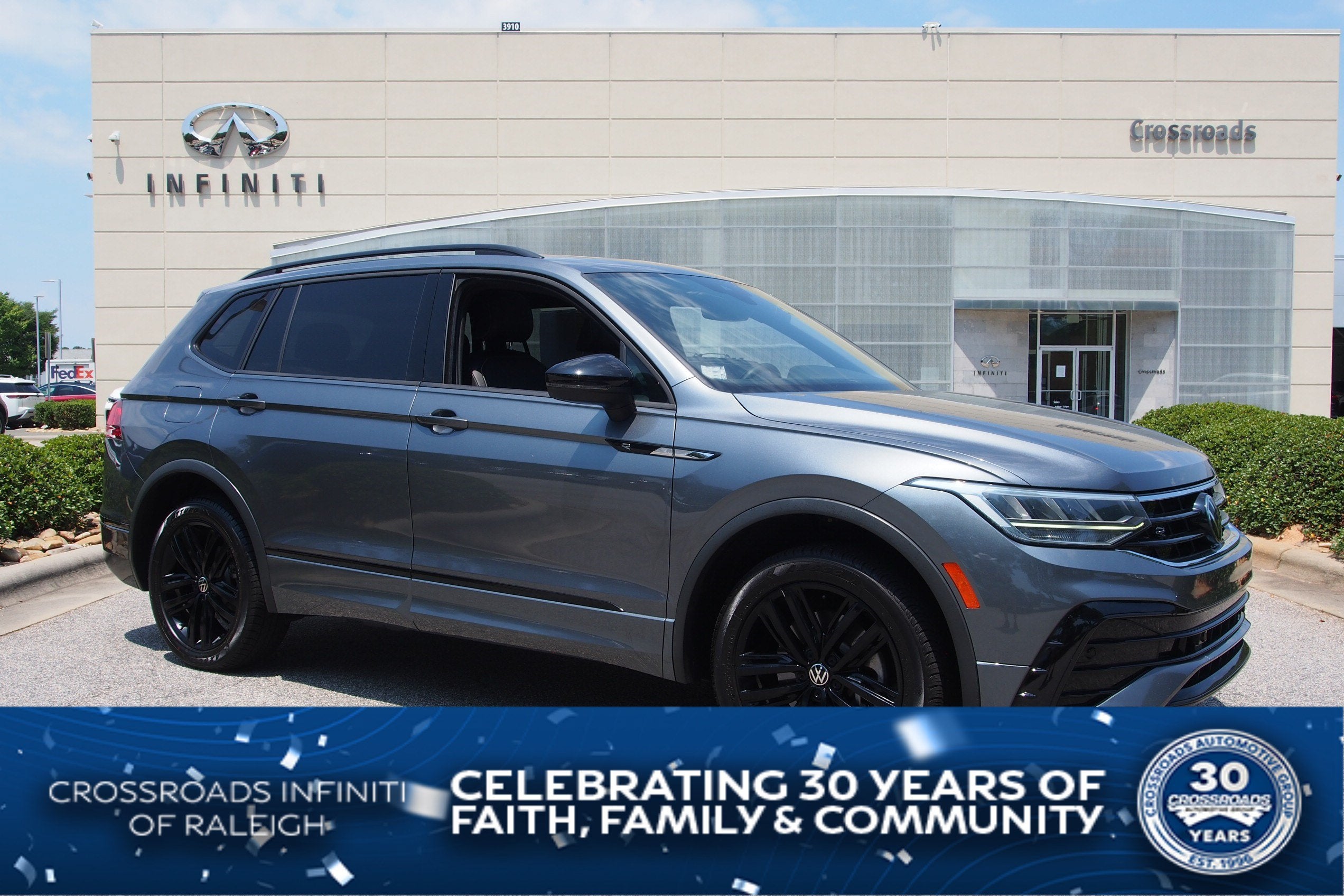 2022 Volkswagen Tiguan SE R-Line Black